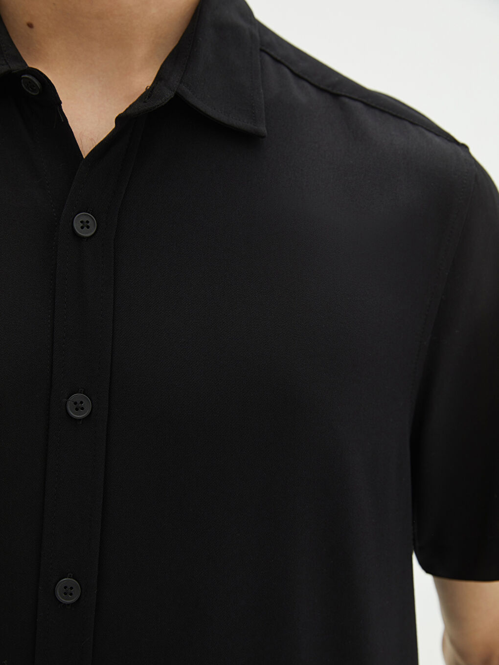 Siyah Slim Fit Kısa Kollu Gabardin Erkek Gömlek-3