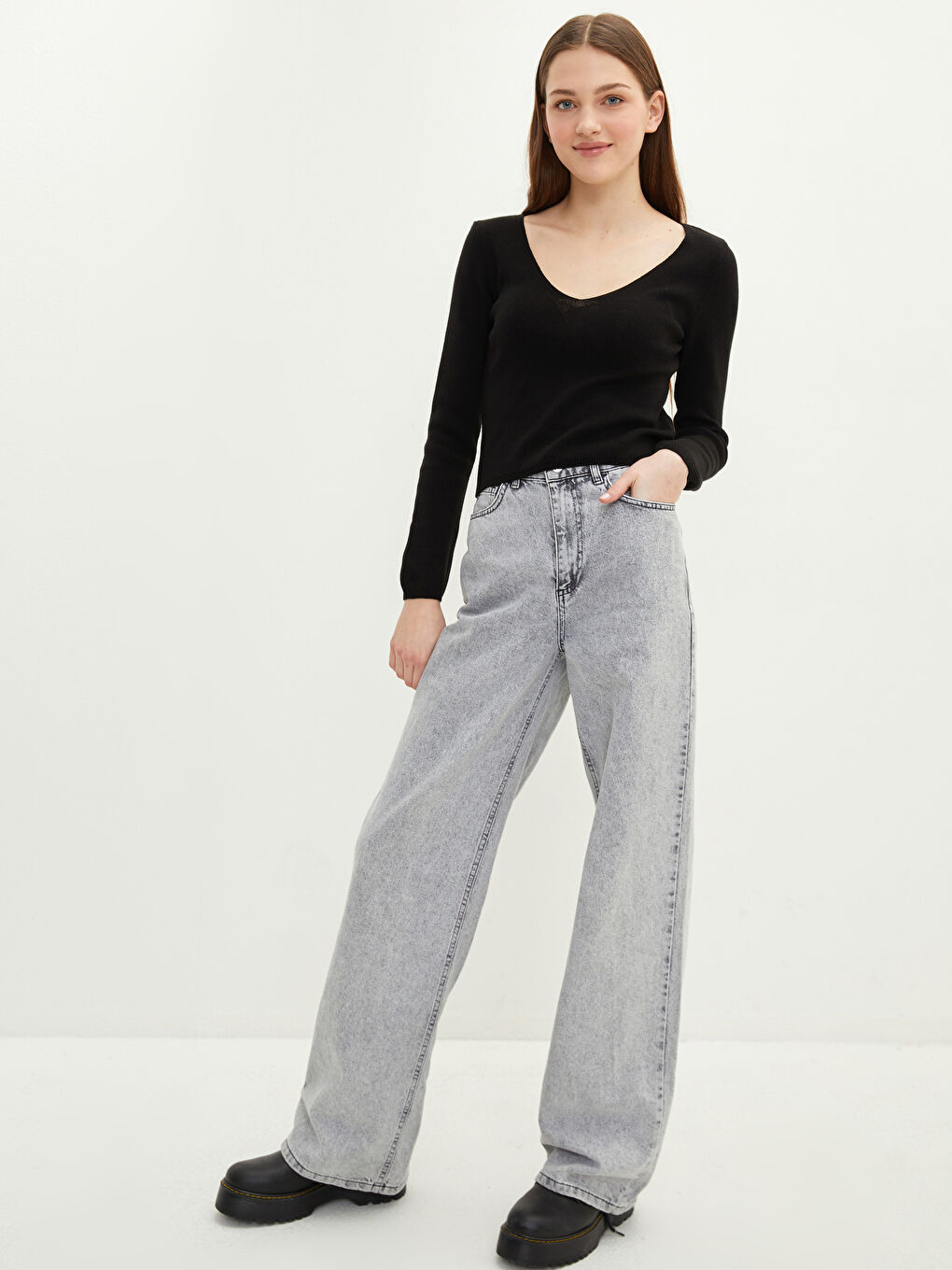 V Neck Plain Long Sleeve Women's Knitwear Sweater-1