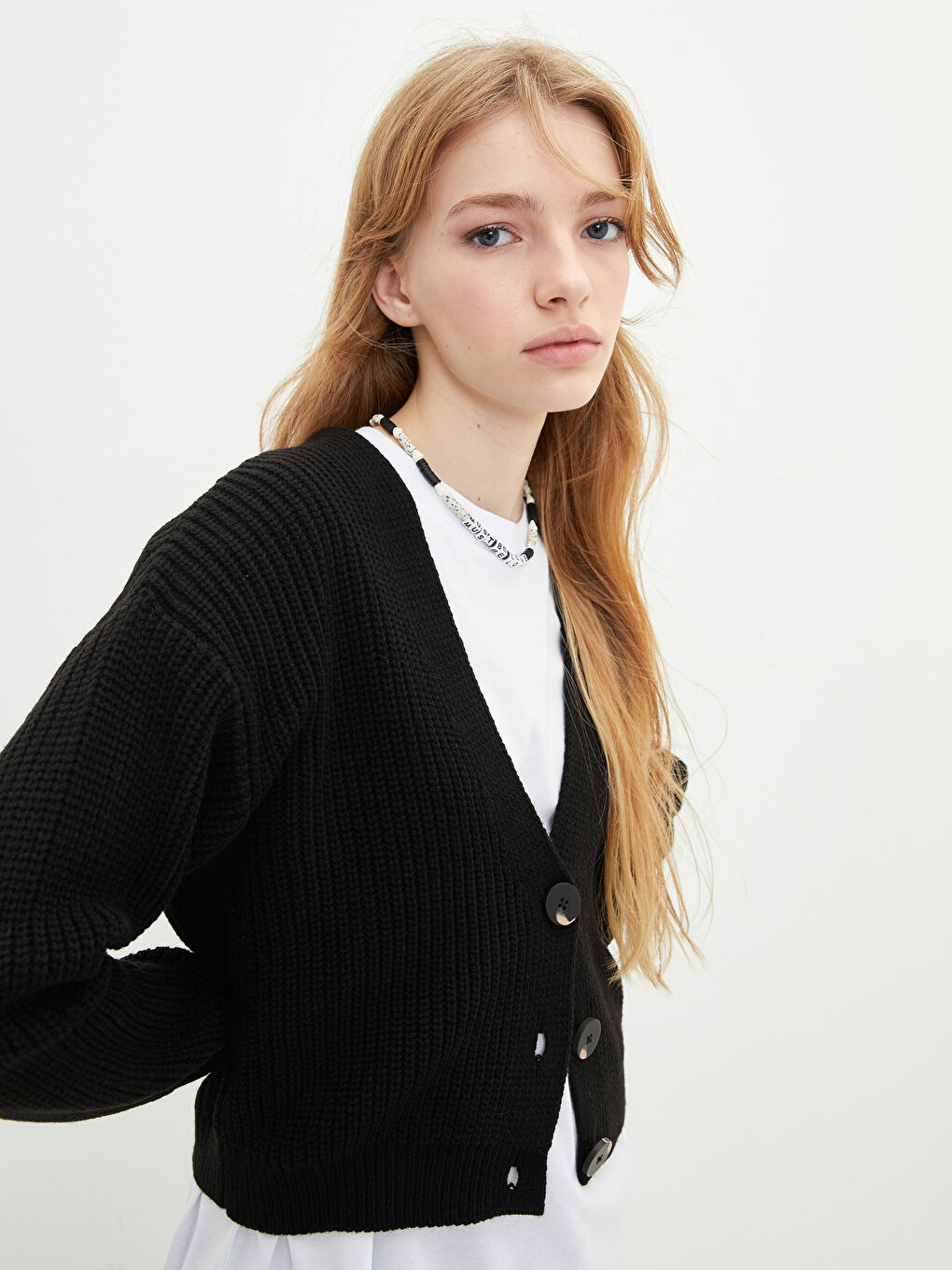 Siyah V Yaka Kadın Triko Hırka