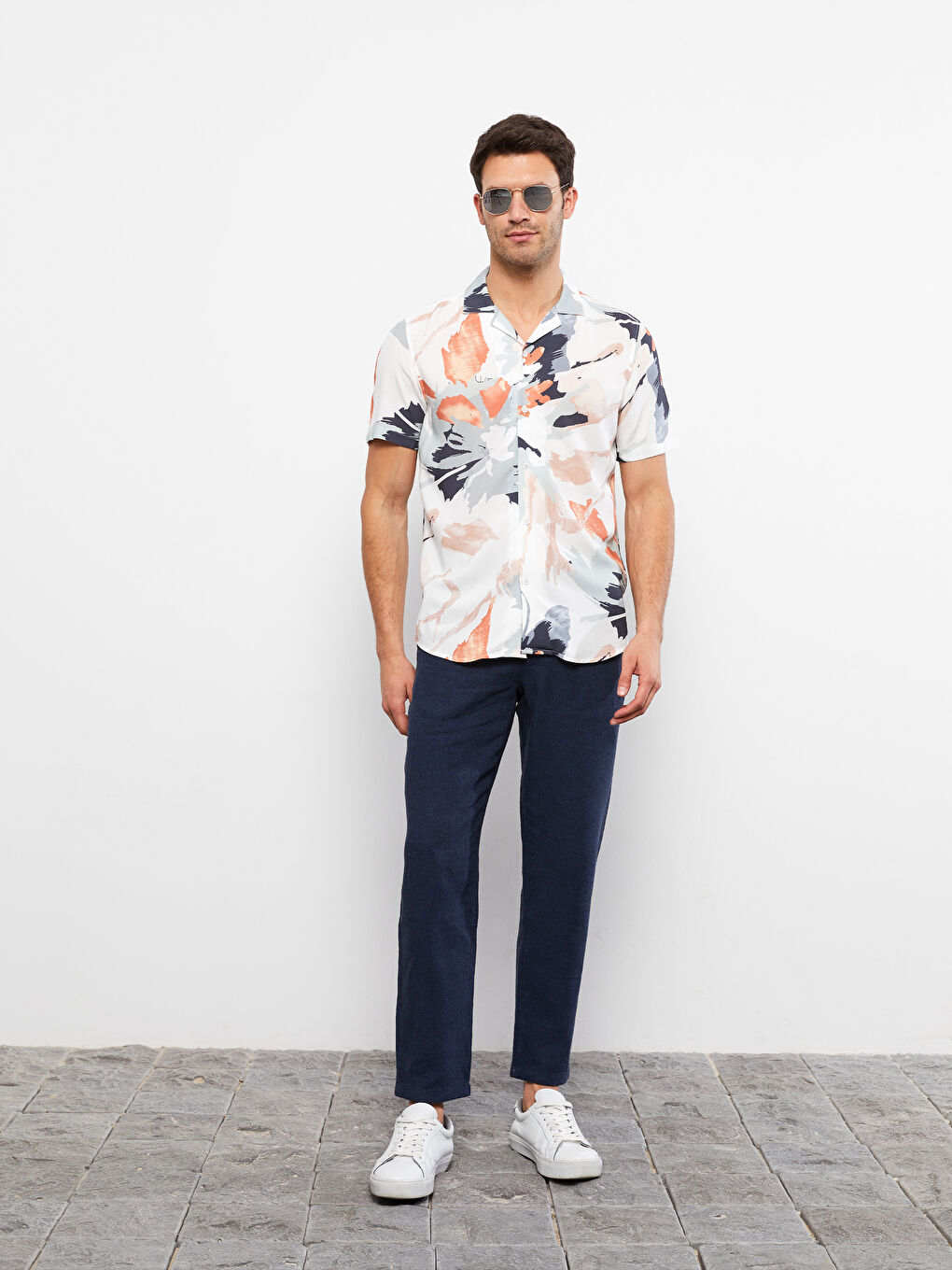 Beyaz Slim Fit Resort Yaka Kısa Kollu Desenli Viskon Erkek Gömlek-2