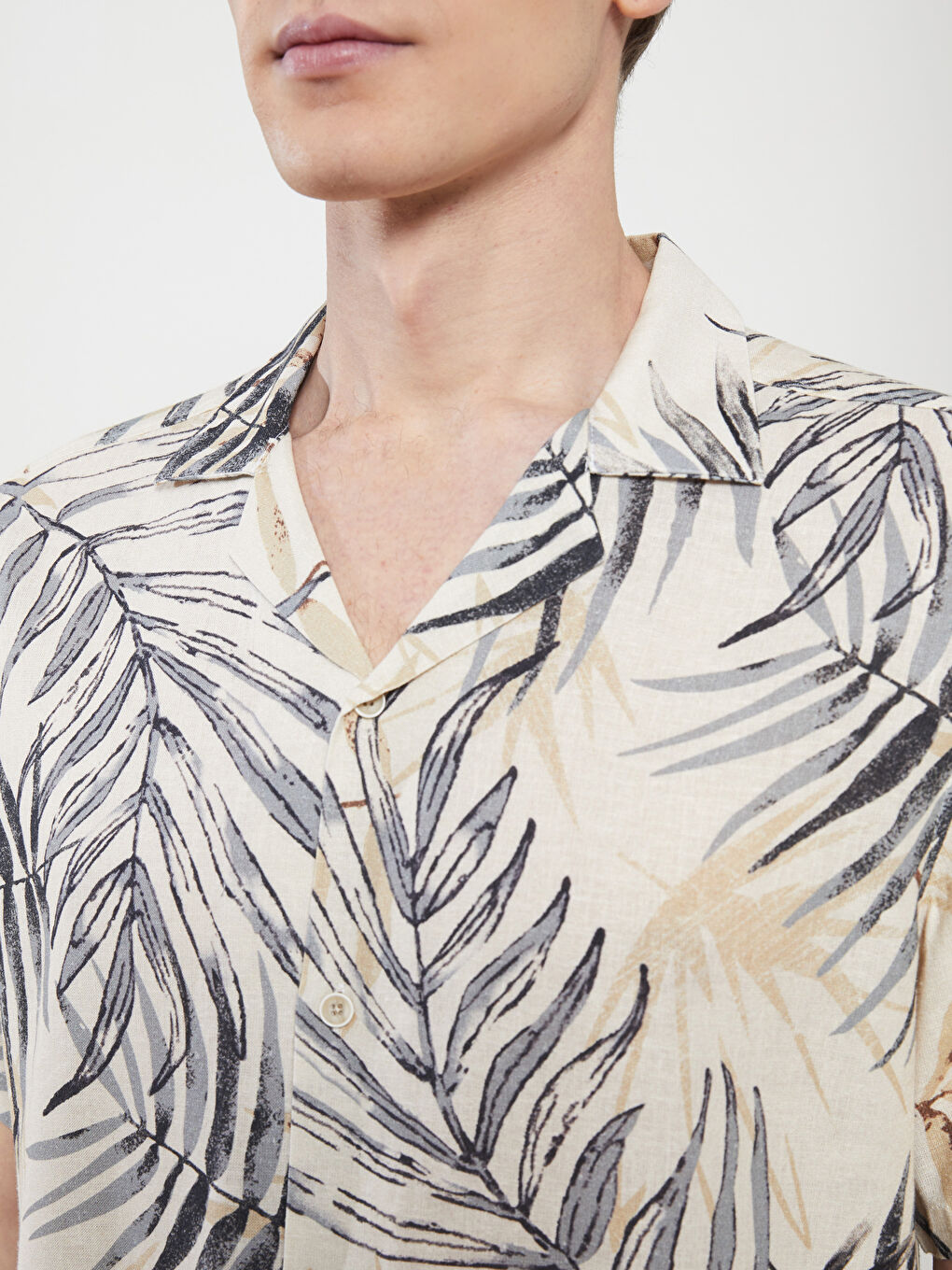 Bej Regular Fit Kısa Kollu Viskon Erkek Gömlek-3