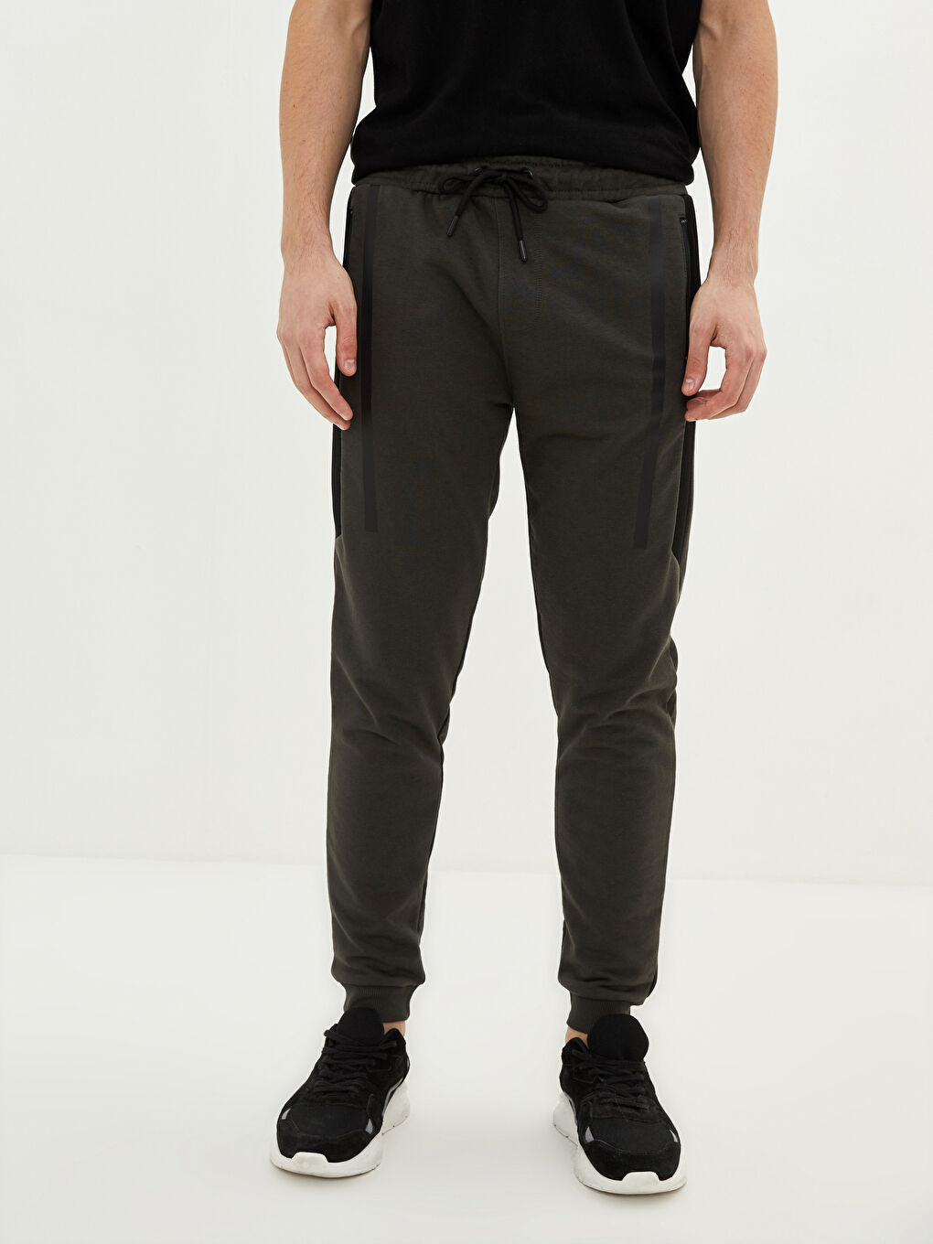 LC Waikiki Slim Fit Men's Sweatpants -S2AU39Z8-HCM