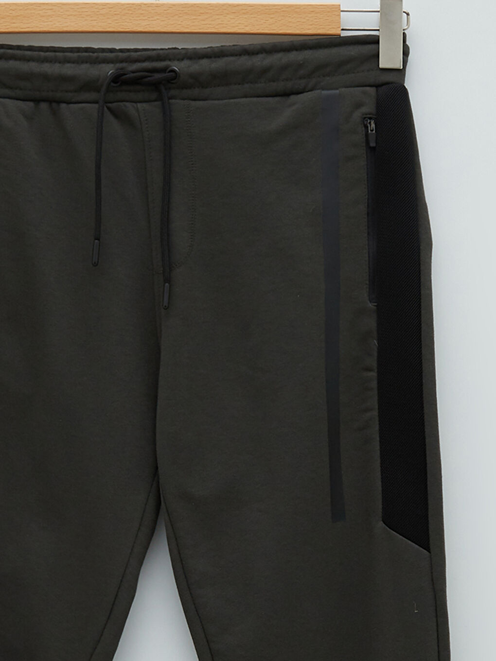 LC Waikiki Slim Fit Men's Sweatpants -S2AU39Z8-HCM