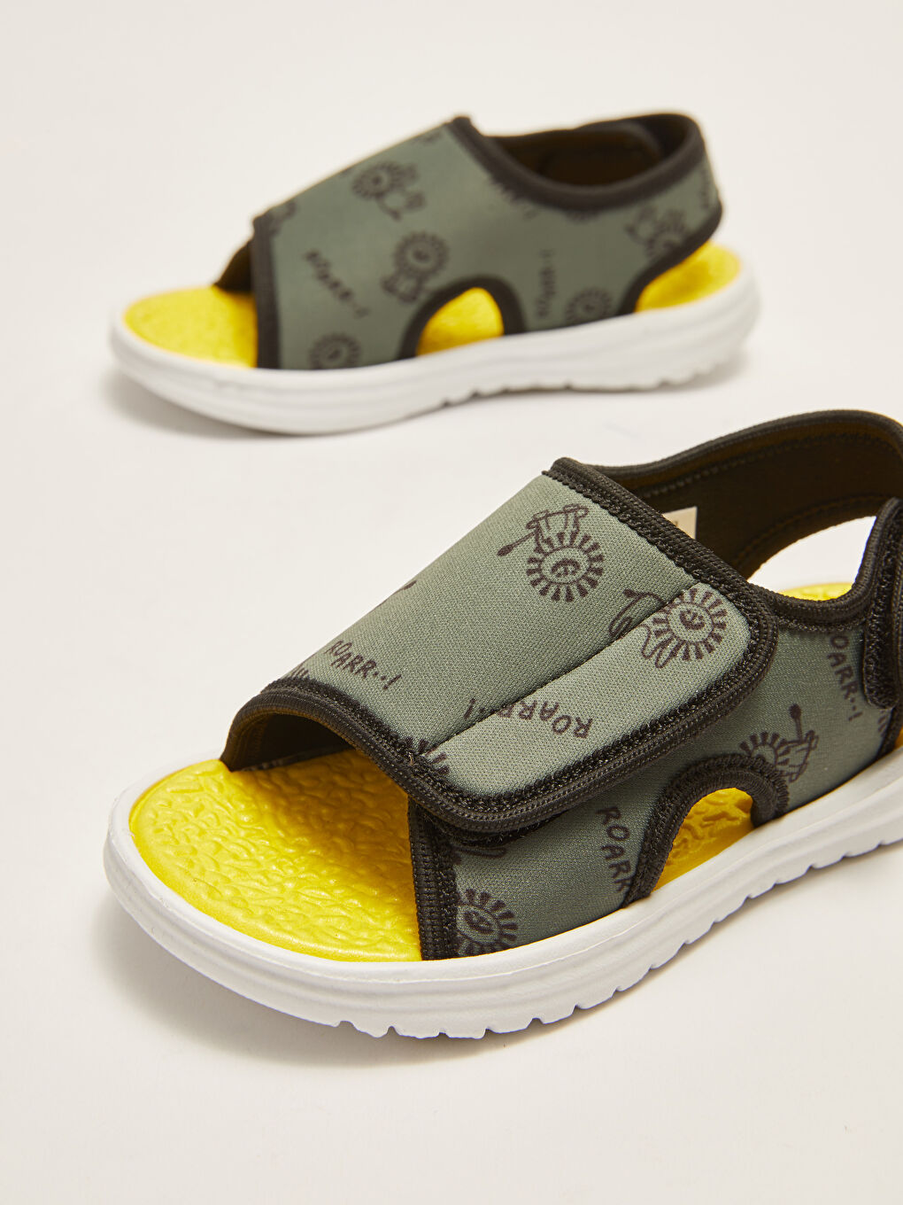 Printed Hook and Loop Baby Boys' Sandals-2