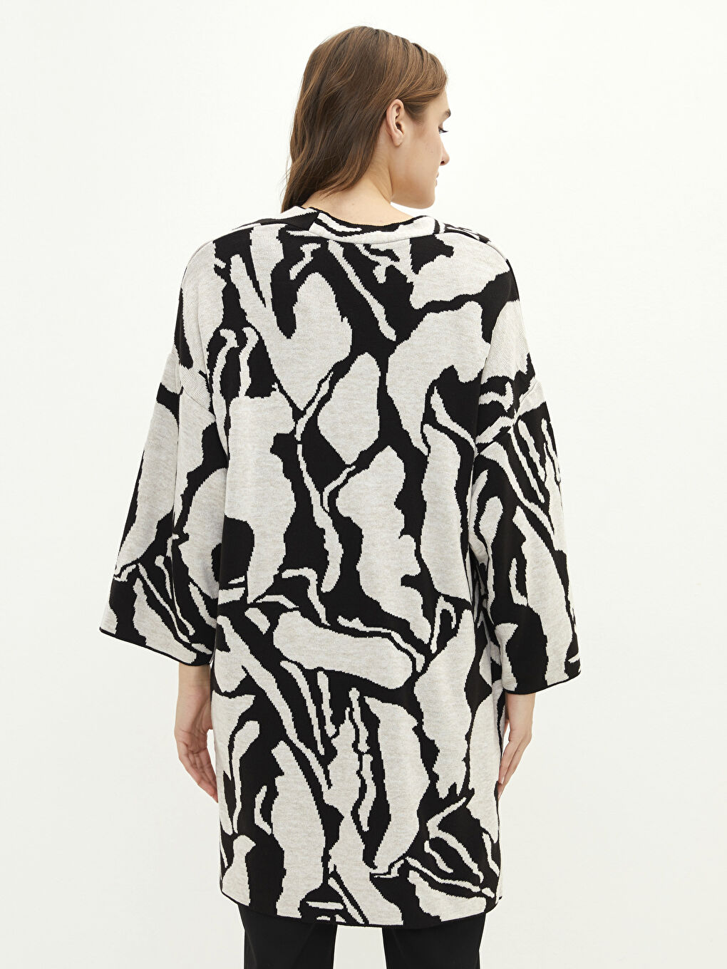 Siyah V Yaka Desenli Oversize Kadın Triko Hırka-5