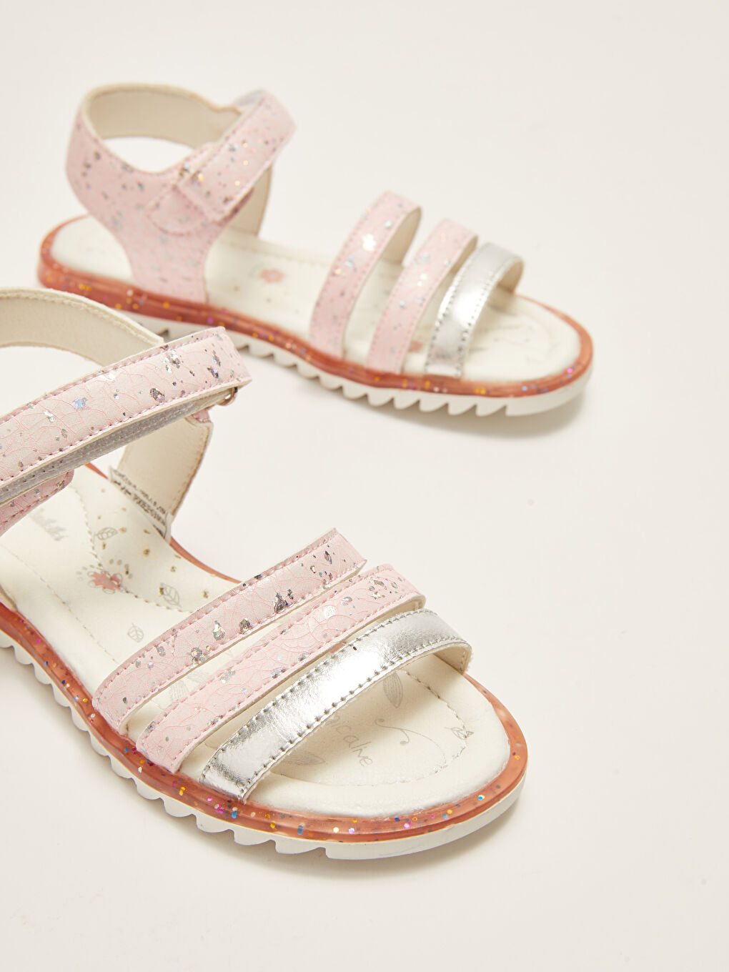 Қыздарға арналған принтті ілмекті және жапсырмалы бекіту сандалдар-2