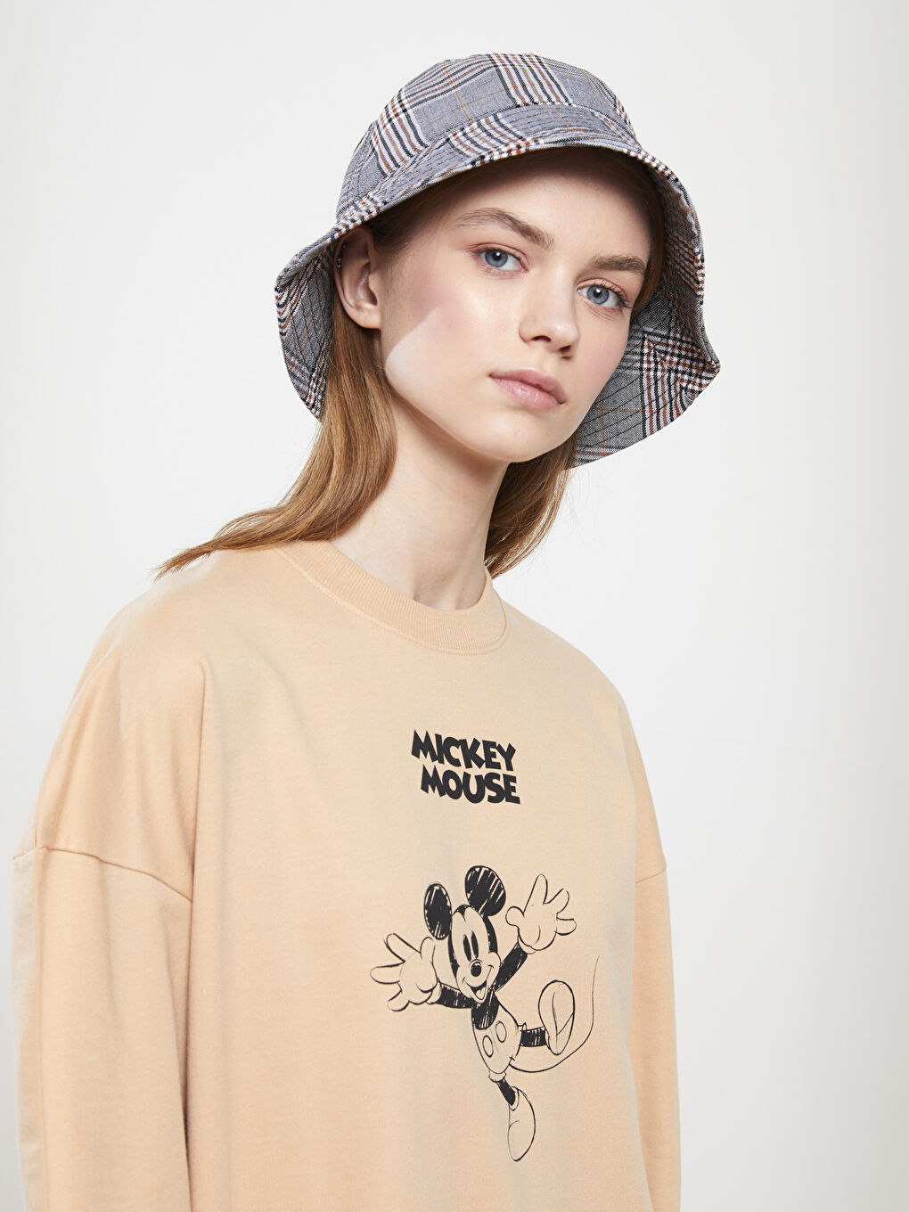 LCW Modest Bisiklet Yaka Mickey Mouse Baskılı Kadın Sweatshirt Tunik -S2AV98Z8-JJ5