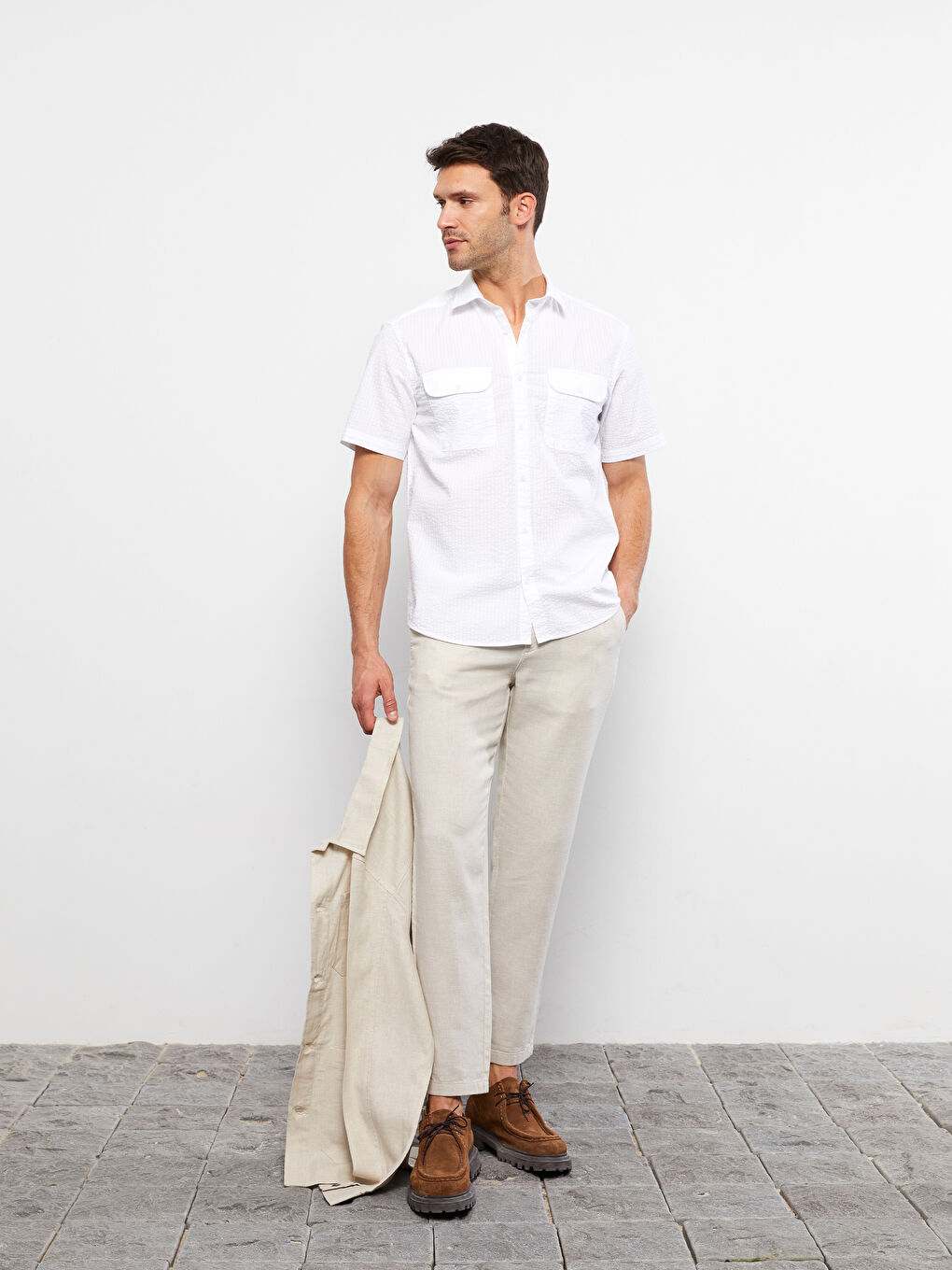 Beyaz Rahat Kalıp Kısa Kollu Erkek Gömlek-1