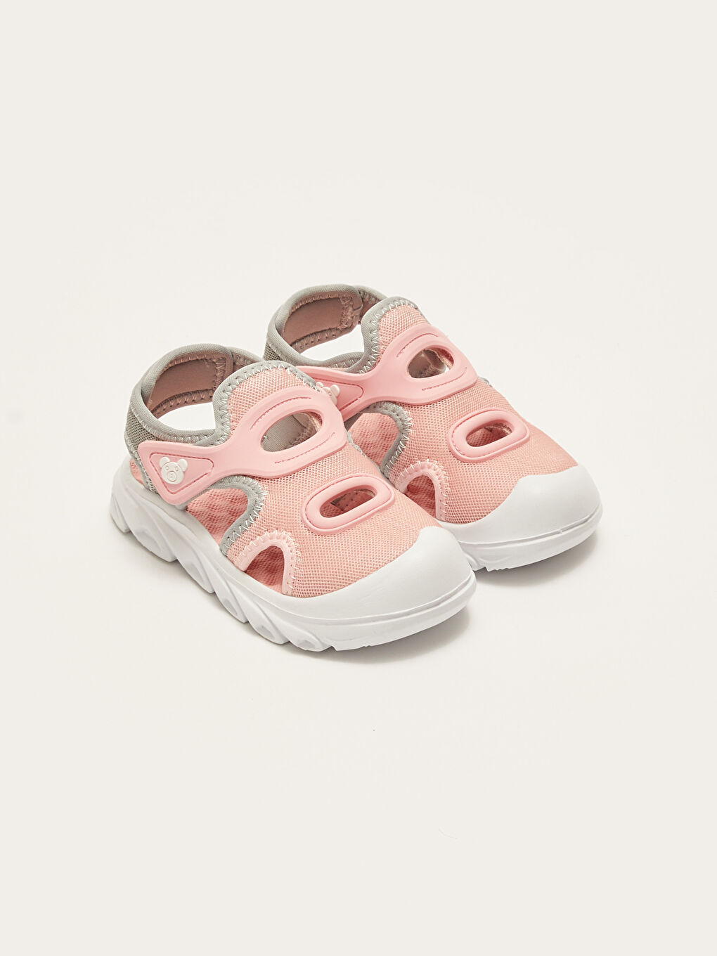 ნაბეჭდი, ჰუკი და ლუპი შესაკრავით, ჩვილის გოგონას სანდლები