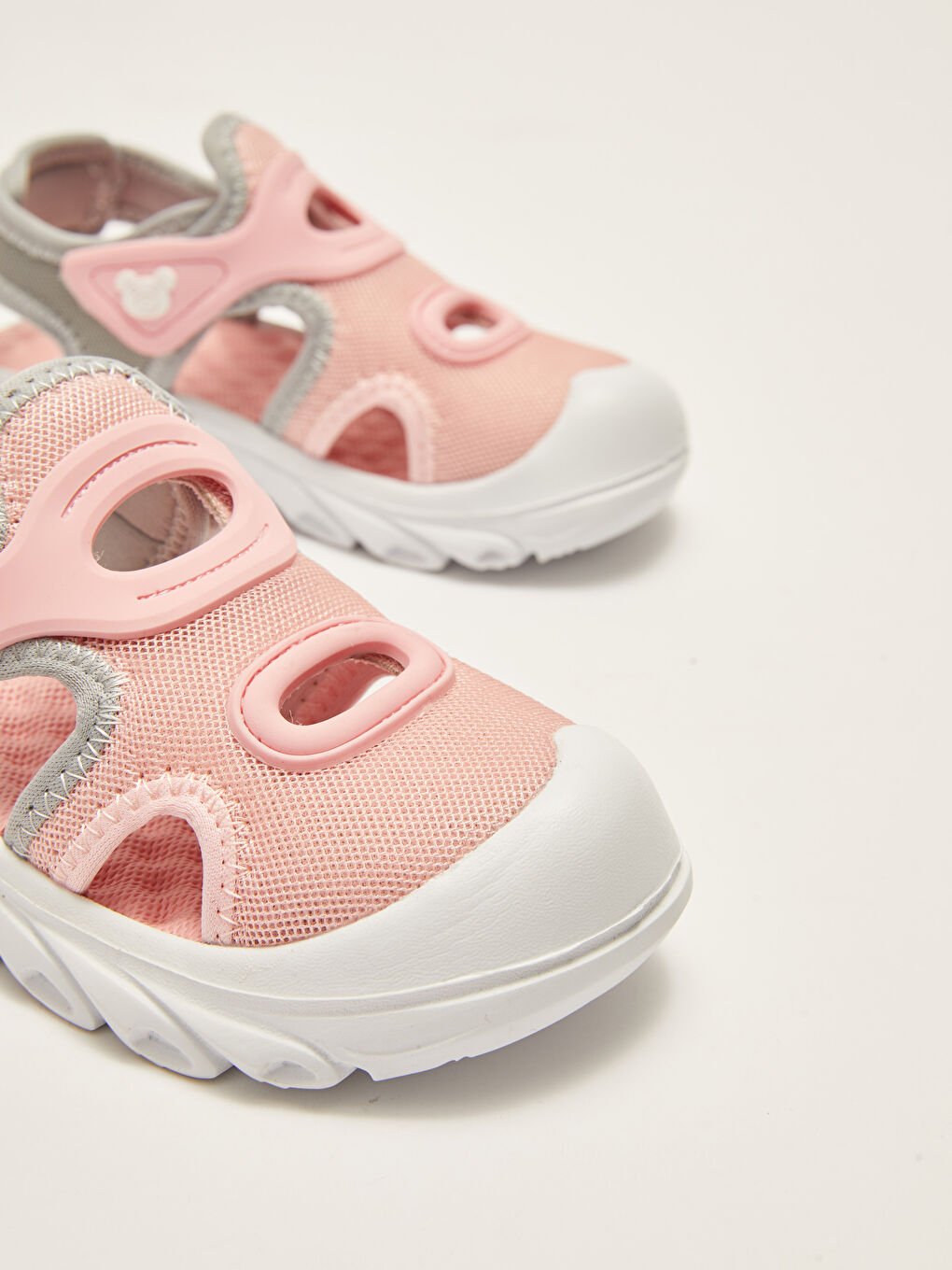 ნაბეჭდი, ჰუკი და ლუპი შესაკრავით, ჩვილის გოგონას სანდლები-2