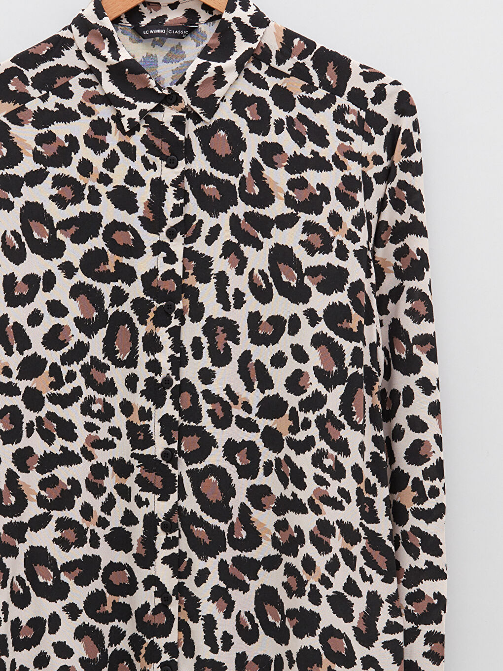 Bej Önden Düğme Kapamalı Desenli Uzun Kollu Viskon Kadın Gömlek-8