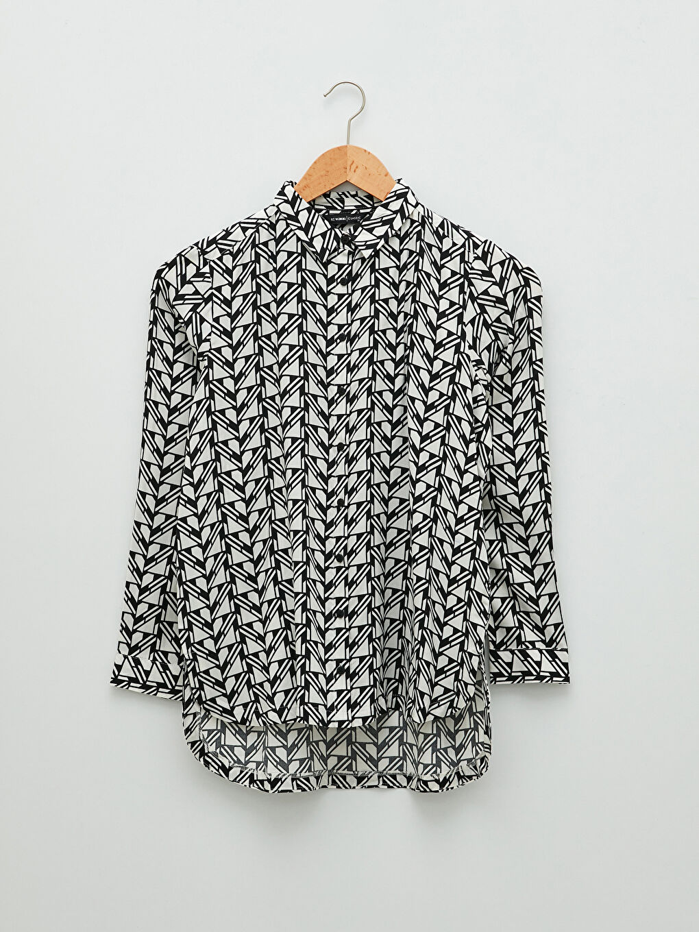 Siyah Önden Düğme Kapamalı Desenli Uzun Kollu Viskon Kadın Gömlek-5