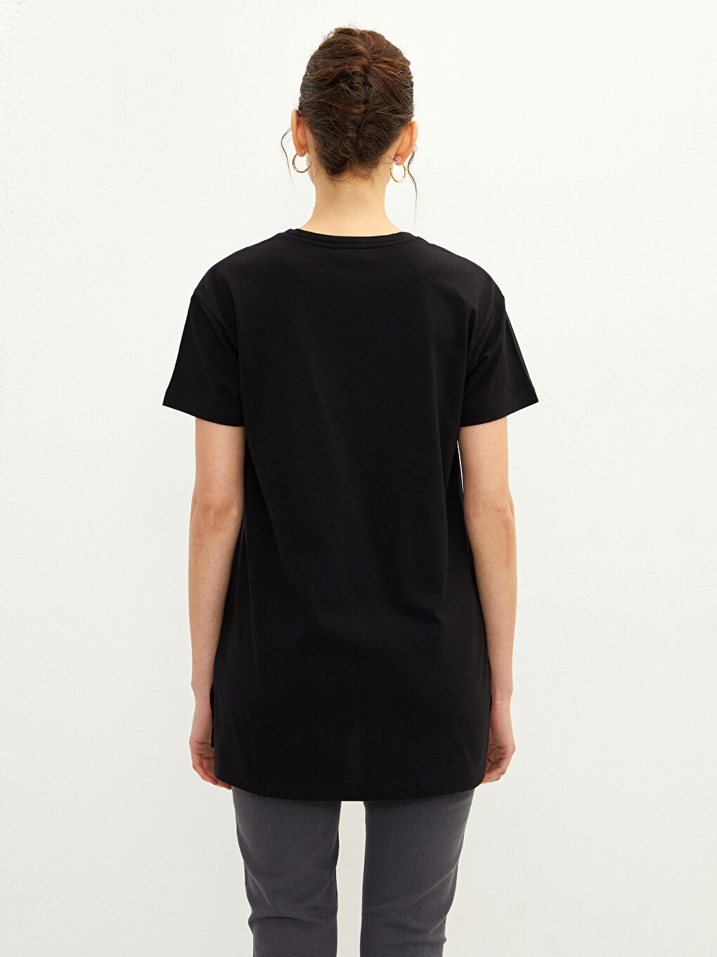 Siyah Bisiklet Yaka Düz Kısa Kollu Pamuklu Kadın Tişört-4