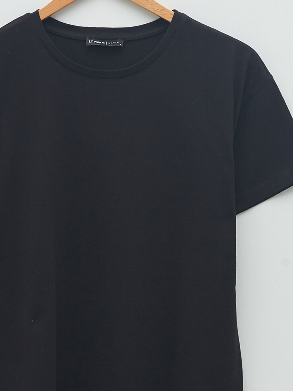 Siyah Bisiklet Yaka Düz Kısa Kollu Pamuklu Kadın Tişört-7