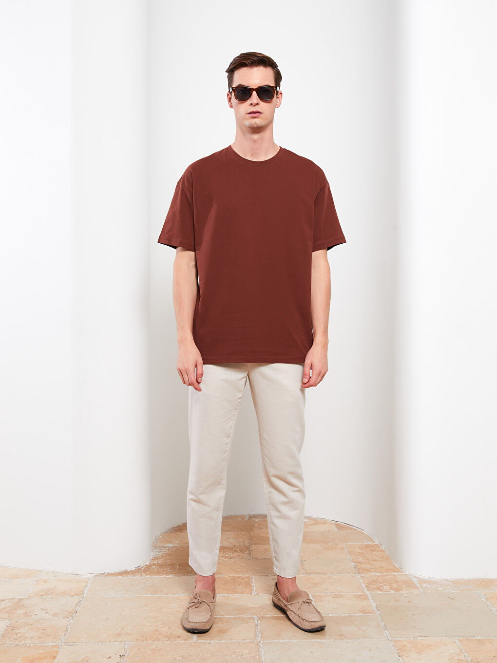 تیشێرت ئۆڤەرسایز یه‌خه‌ خڕ قۆڵ كورت جێرسی بۆ پیاوان