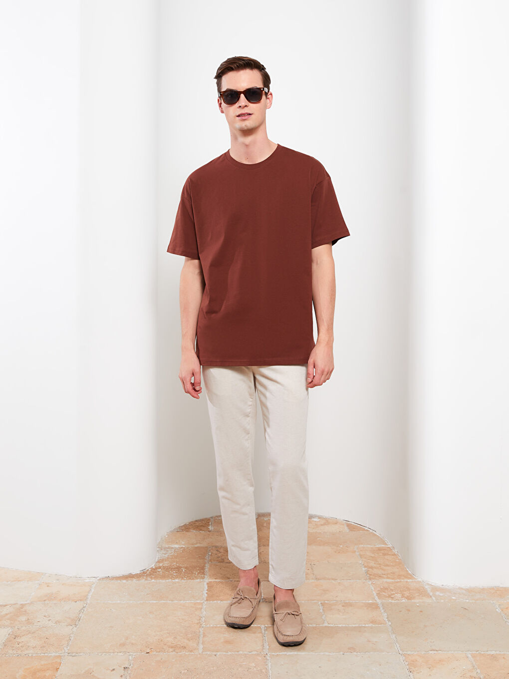 تیشێرت ئۆڤەرسایز یه‌خه‌ خڕ قۆڵ كورت جێرسی بۆ پیاوان-1