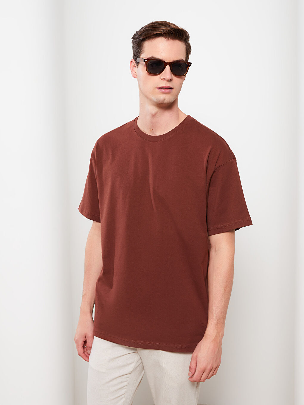 تیشێرت ئۆڤەرسایز یه‌خه‌ خڕ قۆڵ كورت جێرسی بۆ پیاوان-2