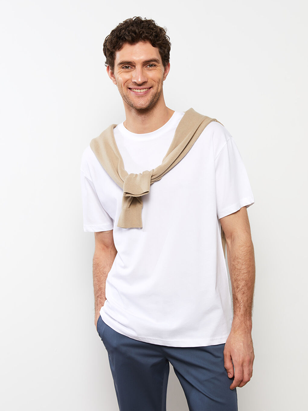 Beyaz Oversize Bisiklet Yaka Kısa Kollu Penye Erkek Tişört