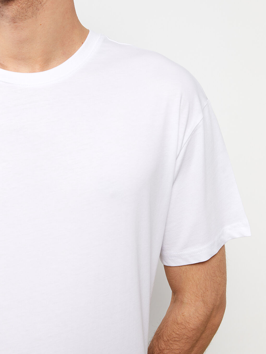 Beyaz Oversize Bisiklet Yaka Kısa Kollu Penye Erkek Tişört-2