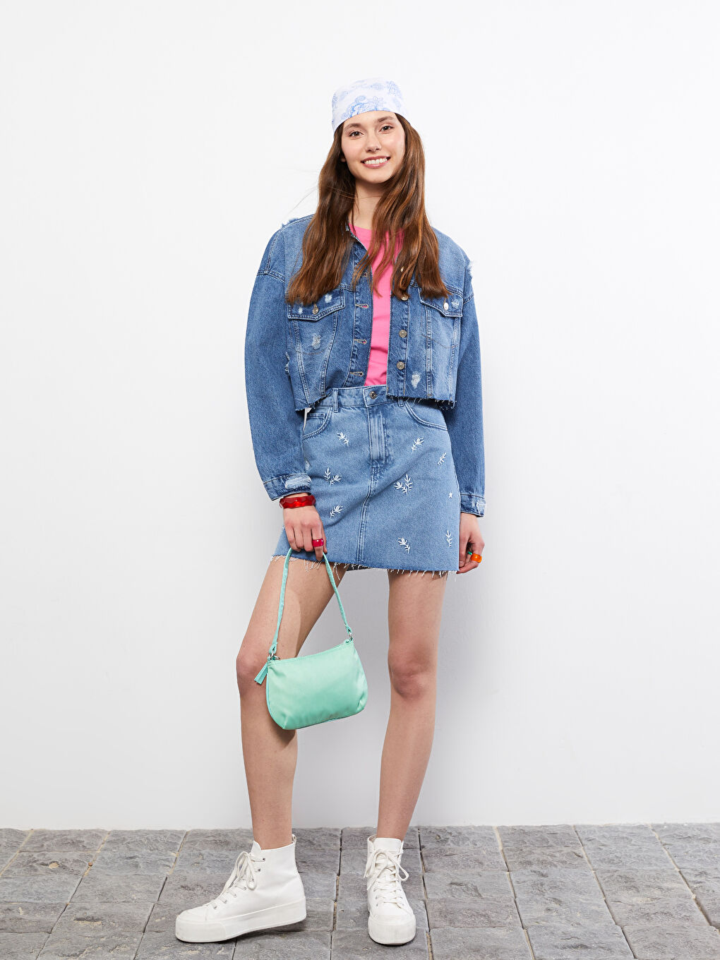 Әйелдерге арналған ұзын жең жағалы қалталы джинс күртеше