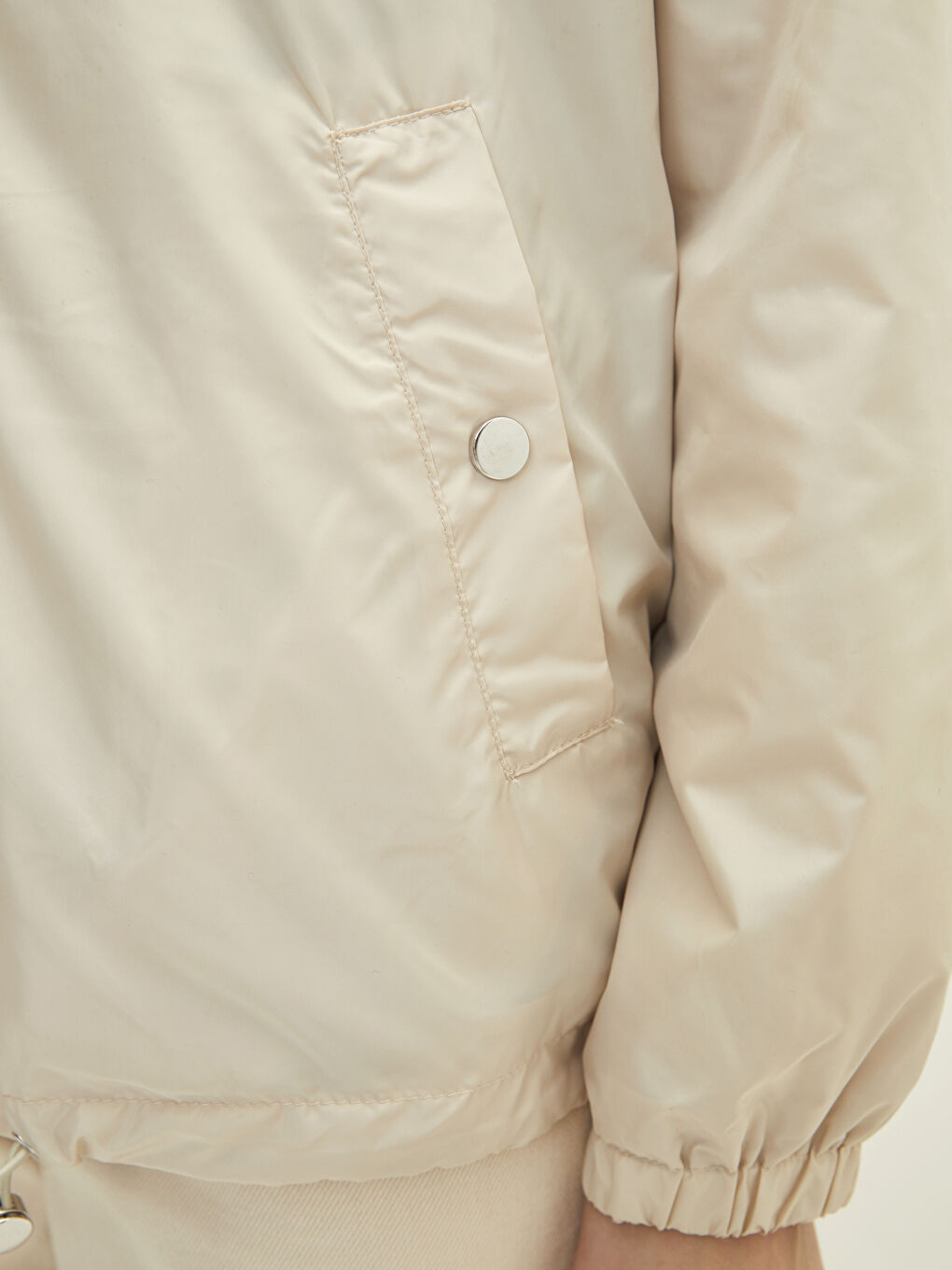 LCWAIKIKI Classic Hooded Straight Pocket Detailed Long Sleeve Women's Raincoat -S2BC71Z8-S36
