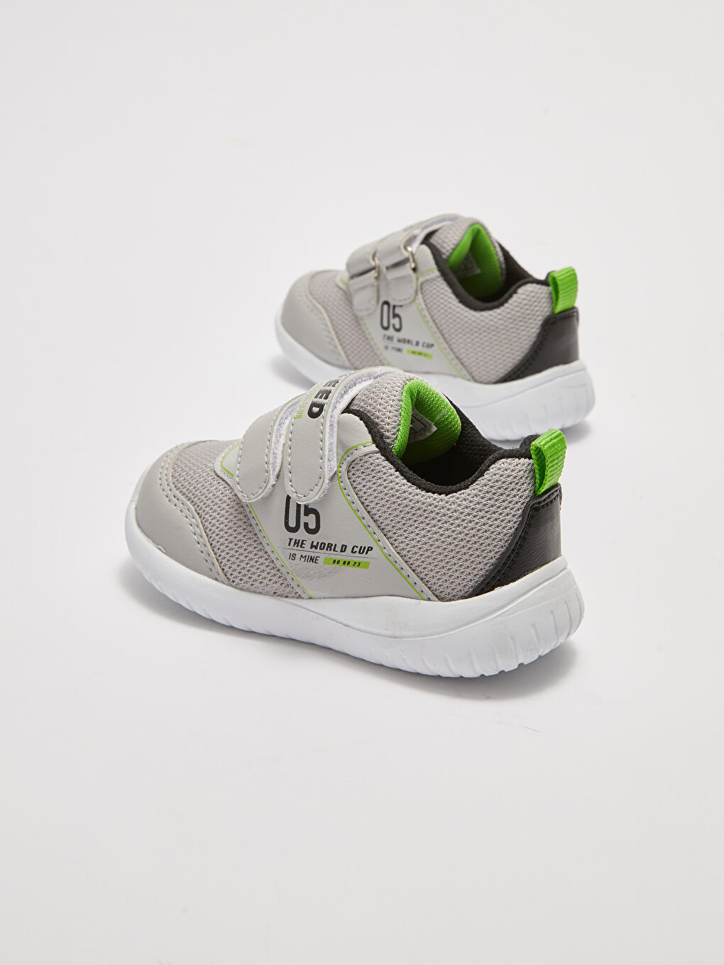 حذاء رياضي ولادي رضع بتفاصيل شبكية وطبعة وقفل ڤيلكرو مناسب للرياضة-4