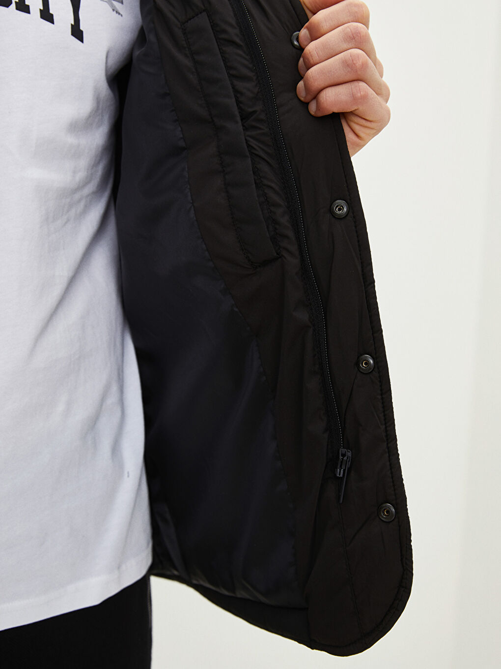 Siyah Standart Kalıp Dik Yaka Erkek Şişme Mont-3