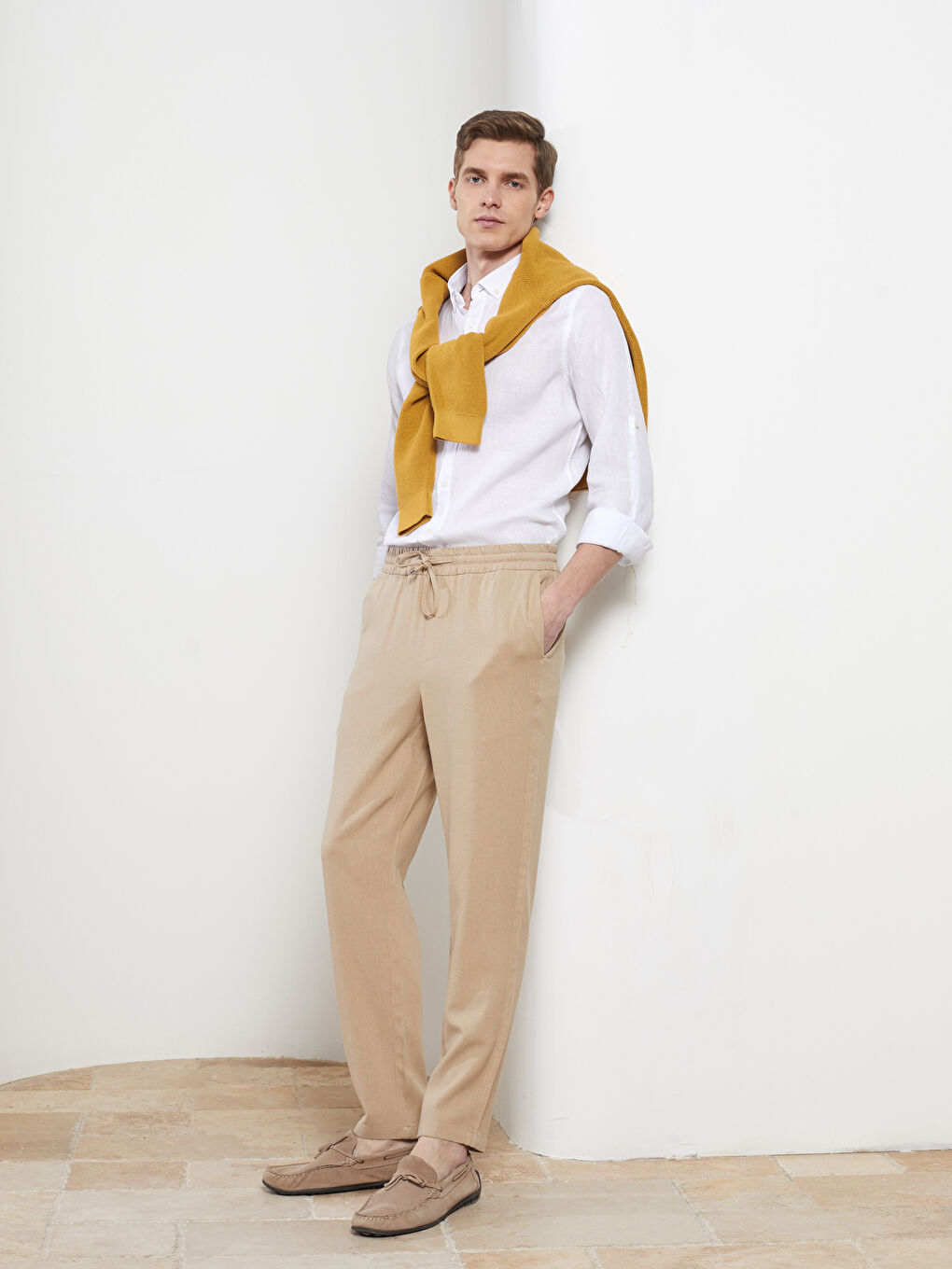 بنطلون رفيع للرجال بتفاصيل رباط على الوسط-1