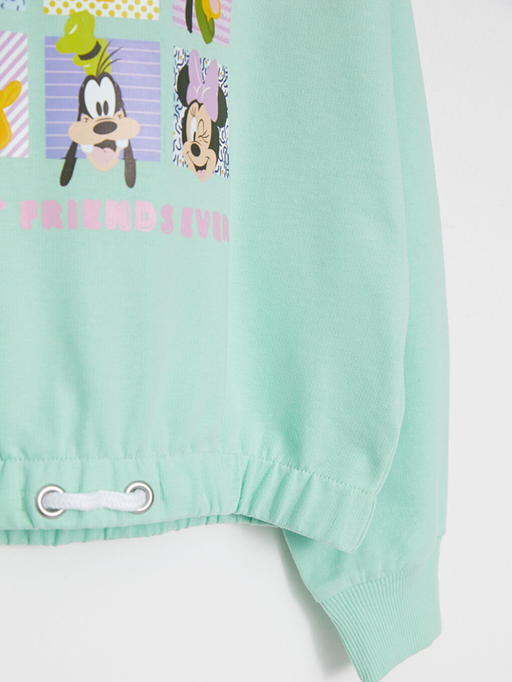 LCW Kids Crew Neck Disney Printed Long Sleeve Girl's Sweatshirt -S2BF03Z4-FX9