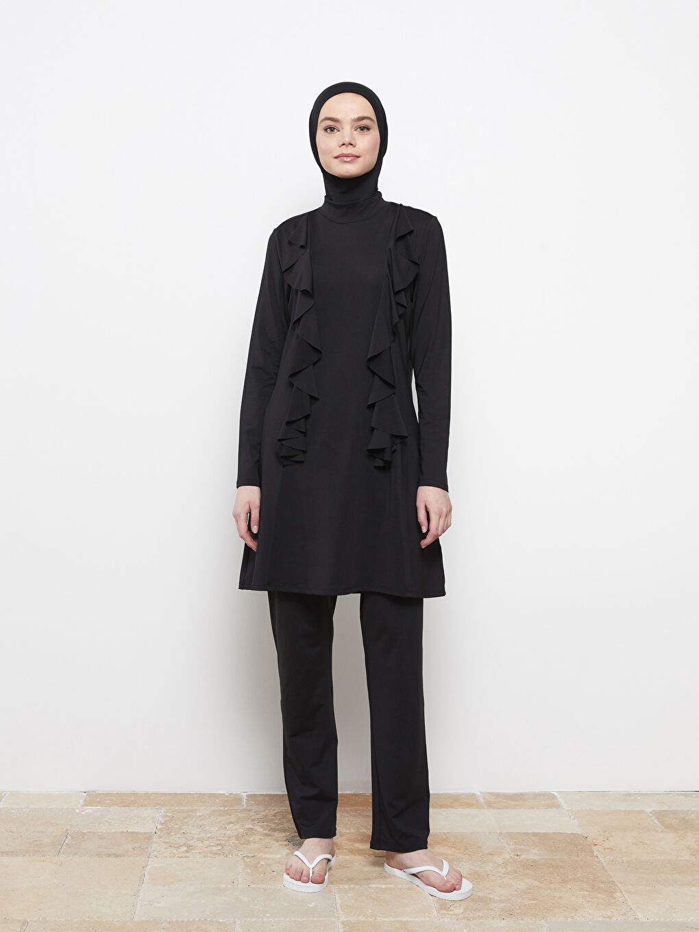 طقم ملابس سباحة محتشمة للنساء بياقة قمع وكم طويل