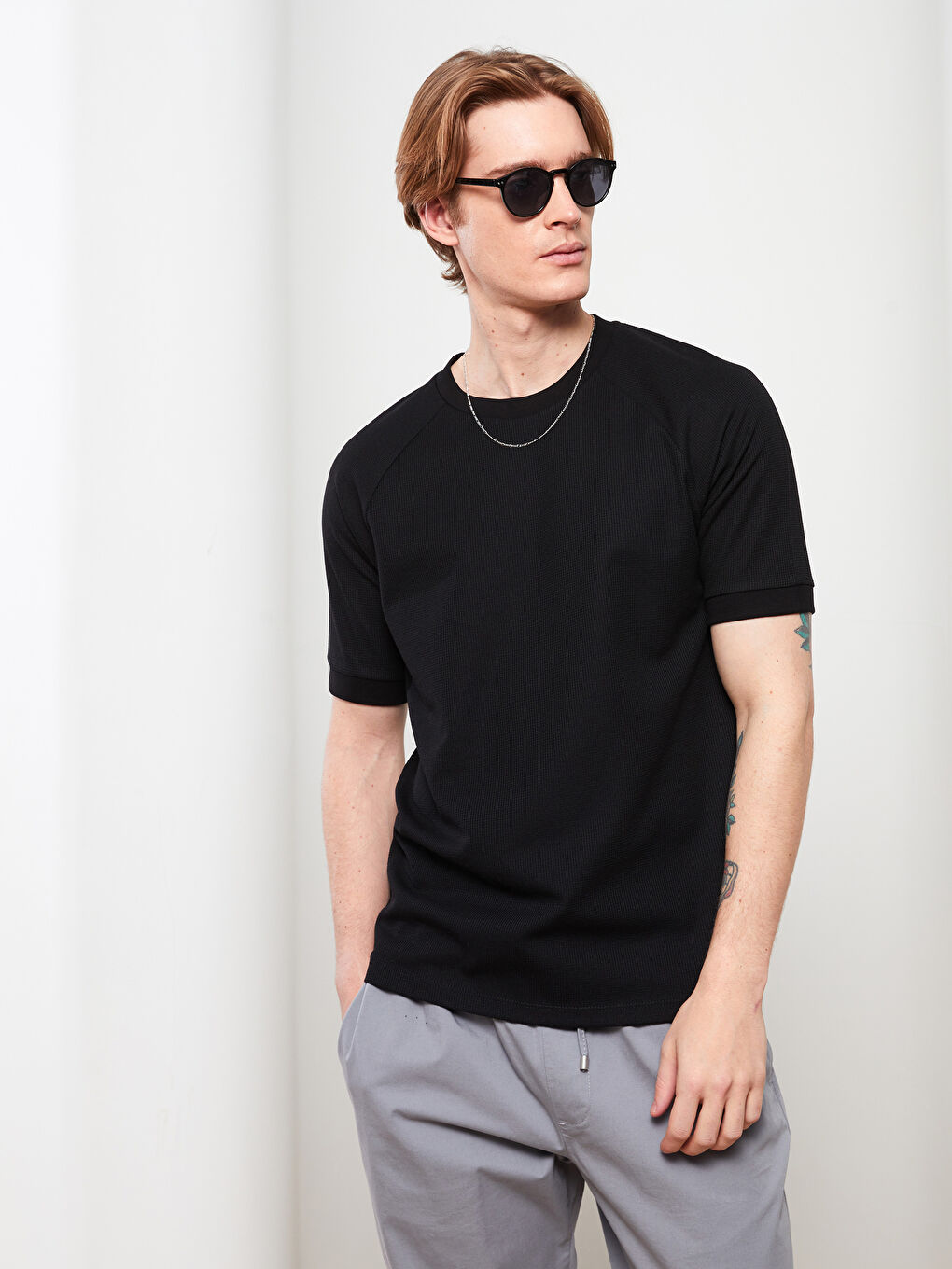 Siyah Bisiklet Yaka Kısa Kollu Basic Penye Erkek Tişört