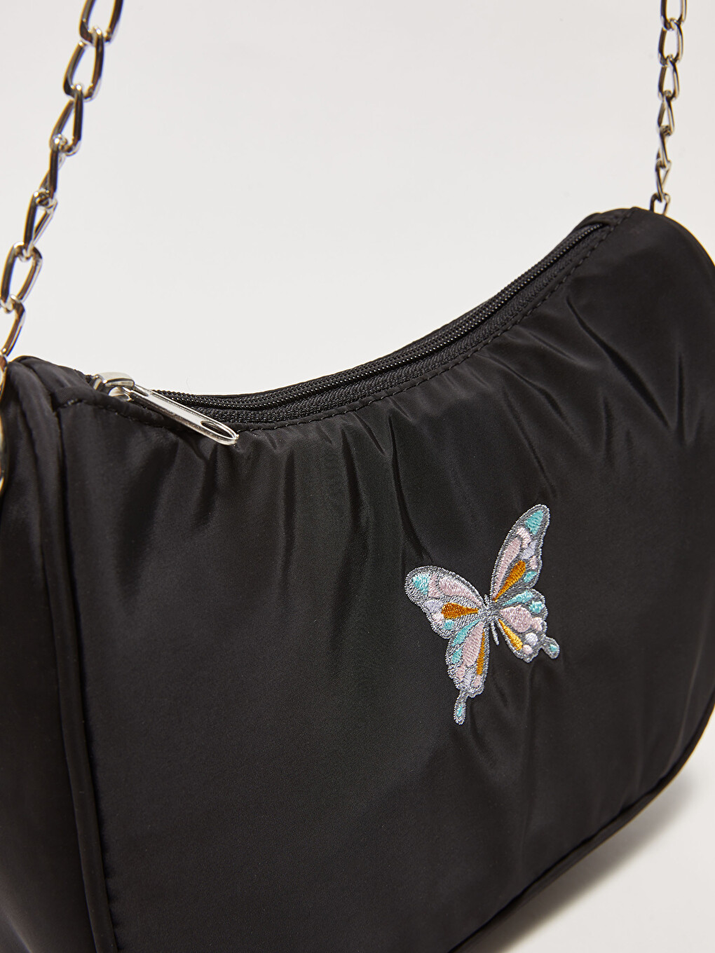 LCW ACCESSORIES Siyah Kelebek Nakışlı Zincir Askılı Kız Çocuk