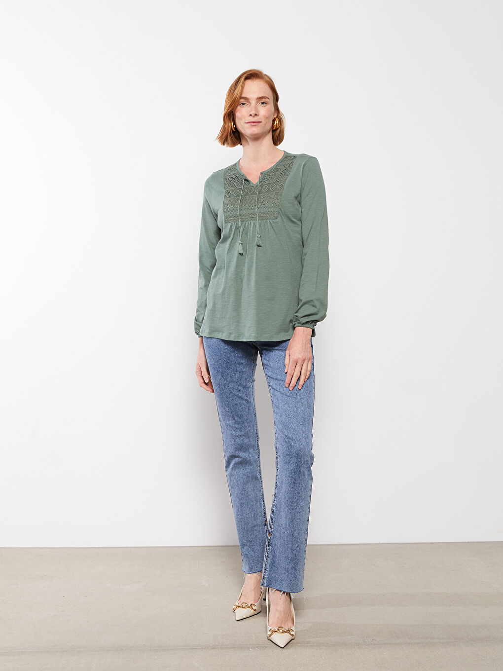 تيشيرت نسائي بأكمام طويلة مطرزة وياقة طية قطنية