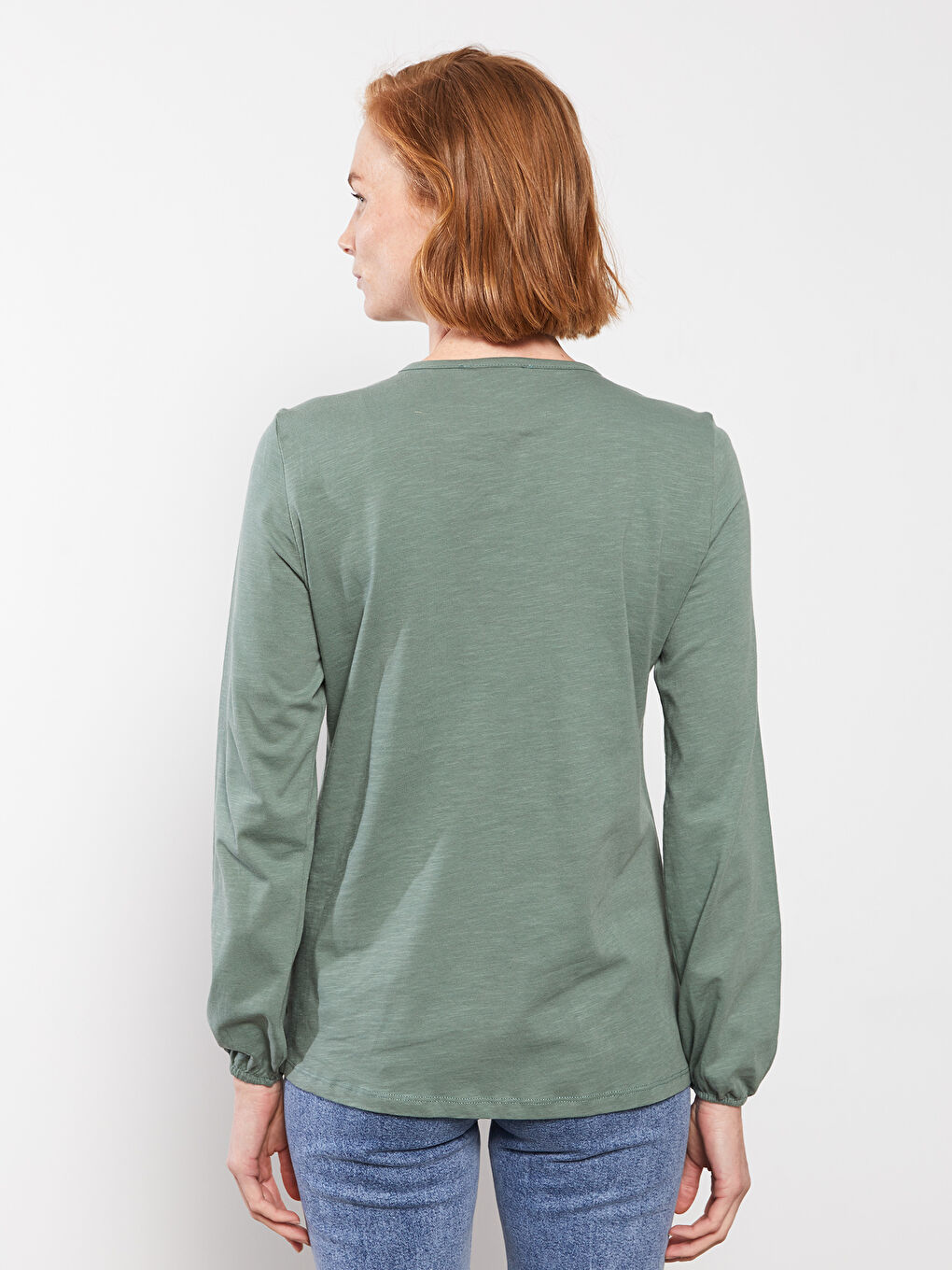 تيشيرت نسائي بأكمام طويلة مطرزة وياقة طية قطنية-3