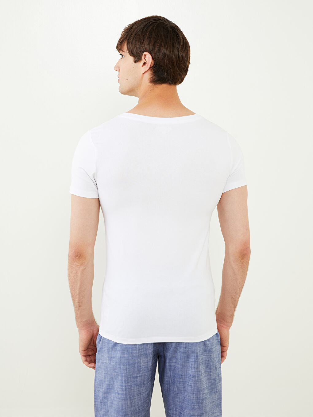 Beyaz V Yaka Kısa Kollu Erkek Atlet-4