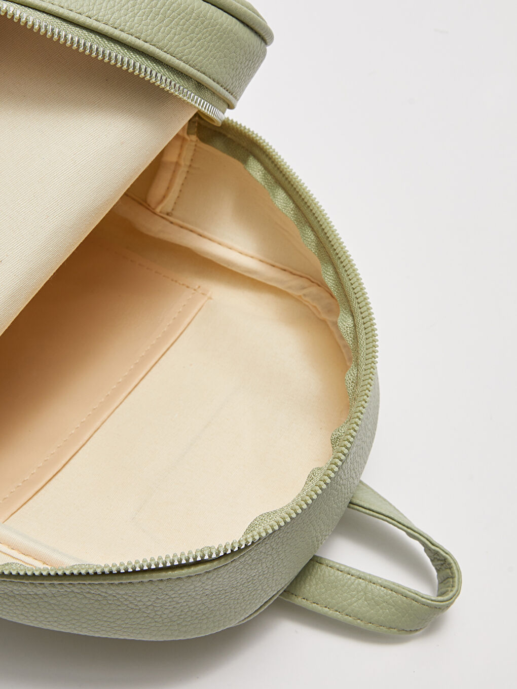 Haki Deri Görünümlü Fermuarlı Kadın Sırt Çantası-6