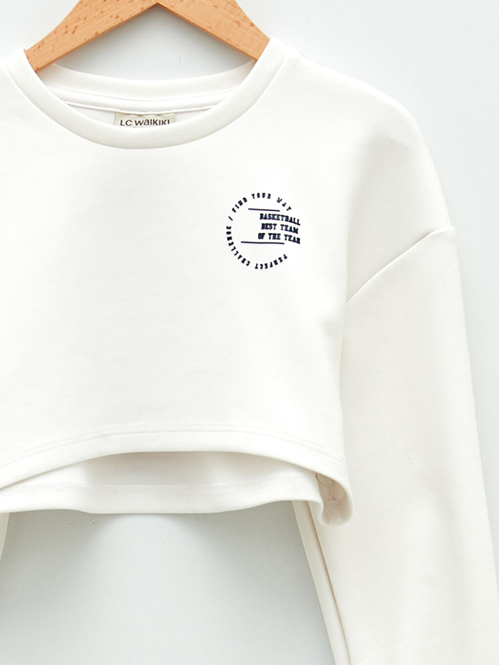 LCW Kids Crew Neck Printed Long Sleeve Girls' Crop Sweatshirt -S2BH03Z4-FFB