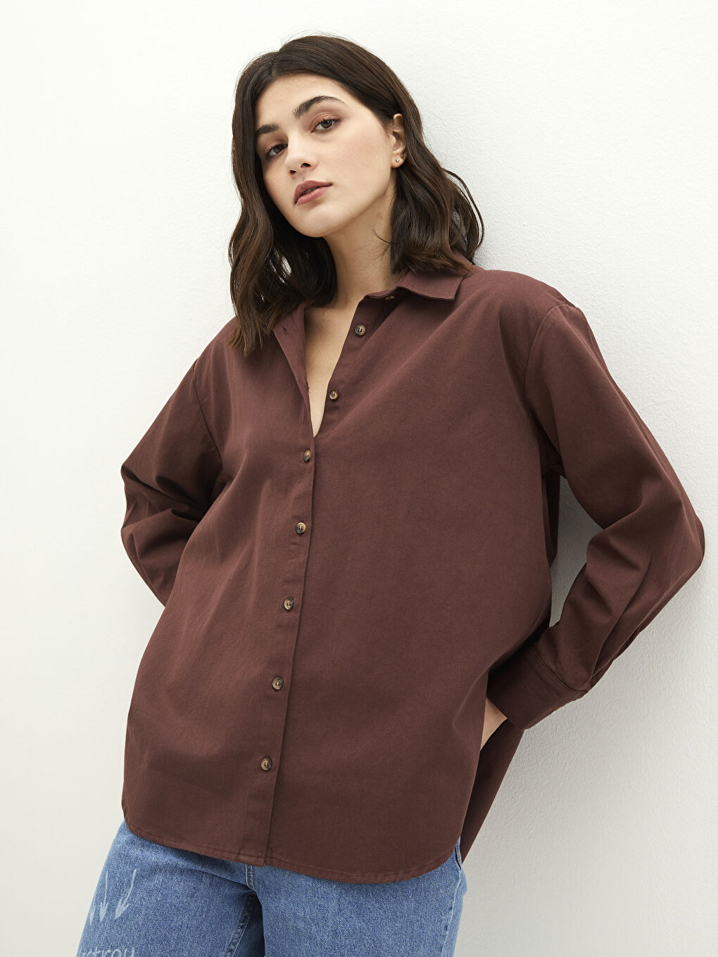Kahverengi Önden Düğme Kapamalı Düz Uzun Kollu Poplin Kadın Gömlek