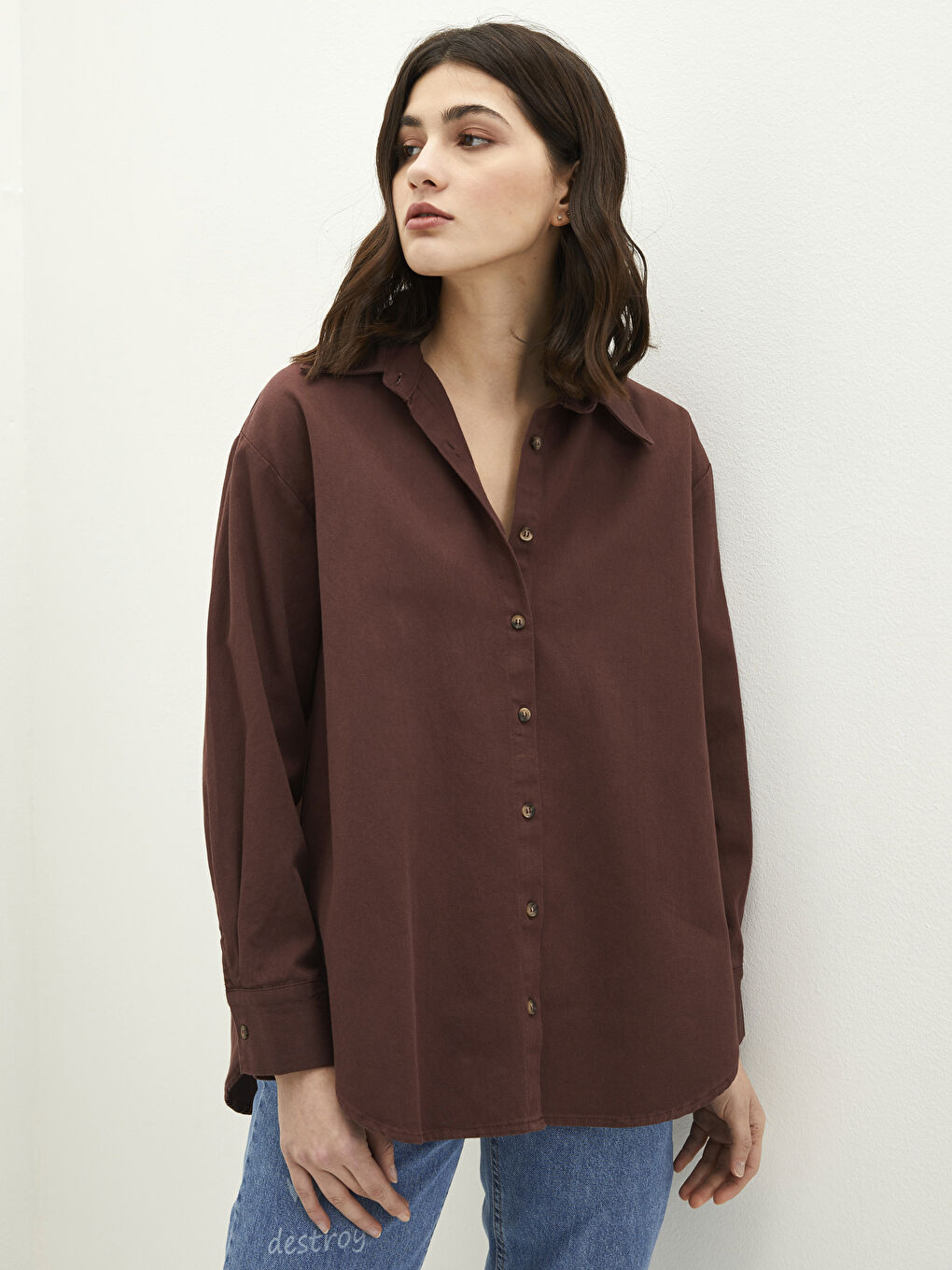 Kahverengi Önden Düğme Kapamalı Düz Uzun Kollu Poplin Kadın Gömlek-1