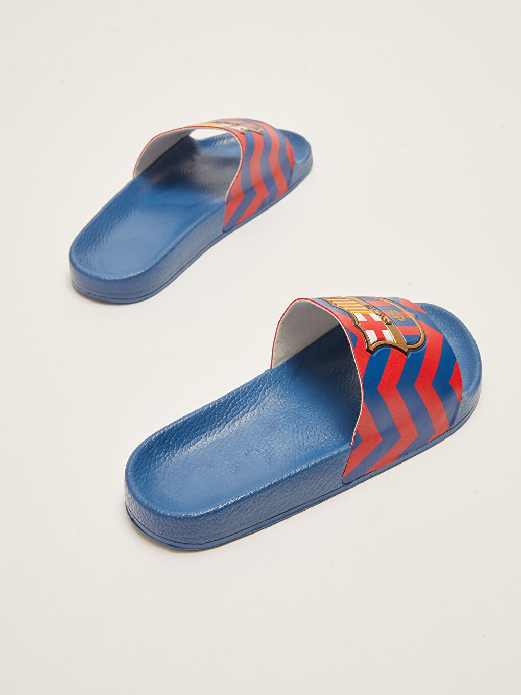 LC Waikiki FC Barcelona Licensed Single Band Boy Slippers -S2BH64Z4-CRP
