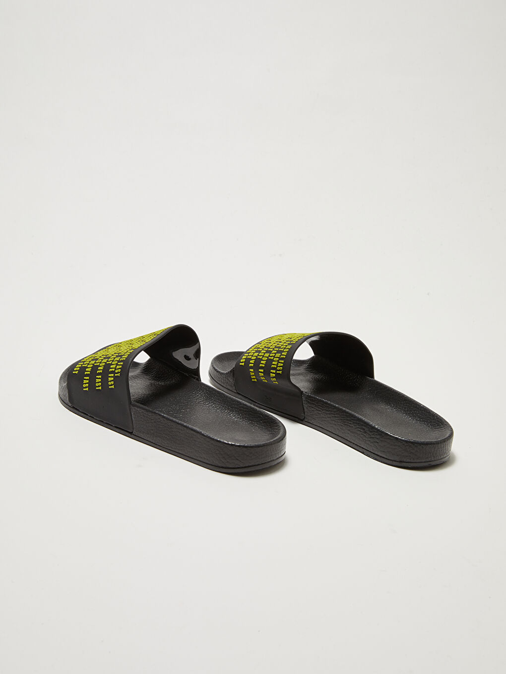 Siyah Tek Bantlı Baskılı Erkek Çocuk Terlik-3