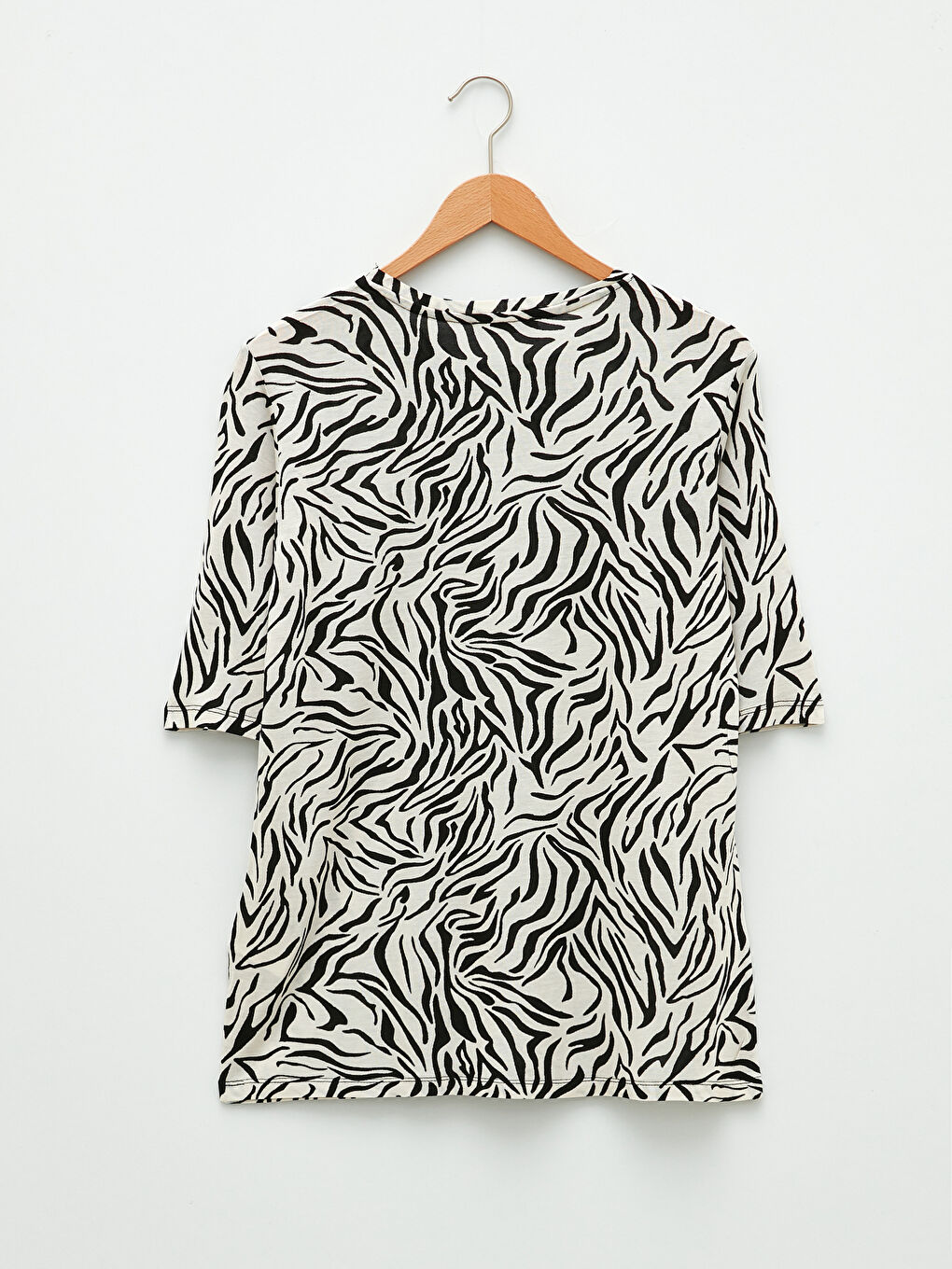 Bej Bisiklet Yaka Desenli Kısa Kollu Viskon Kadın Tişört-5