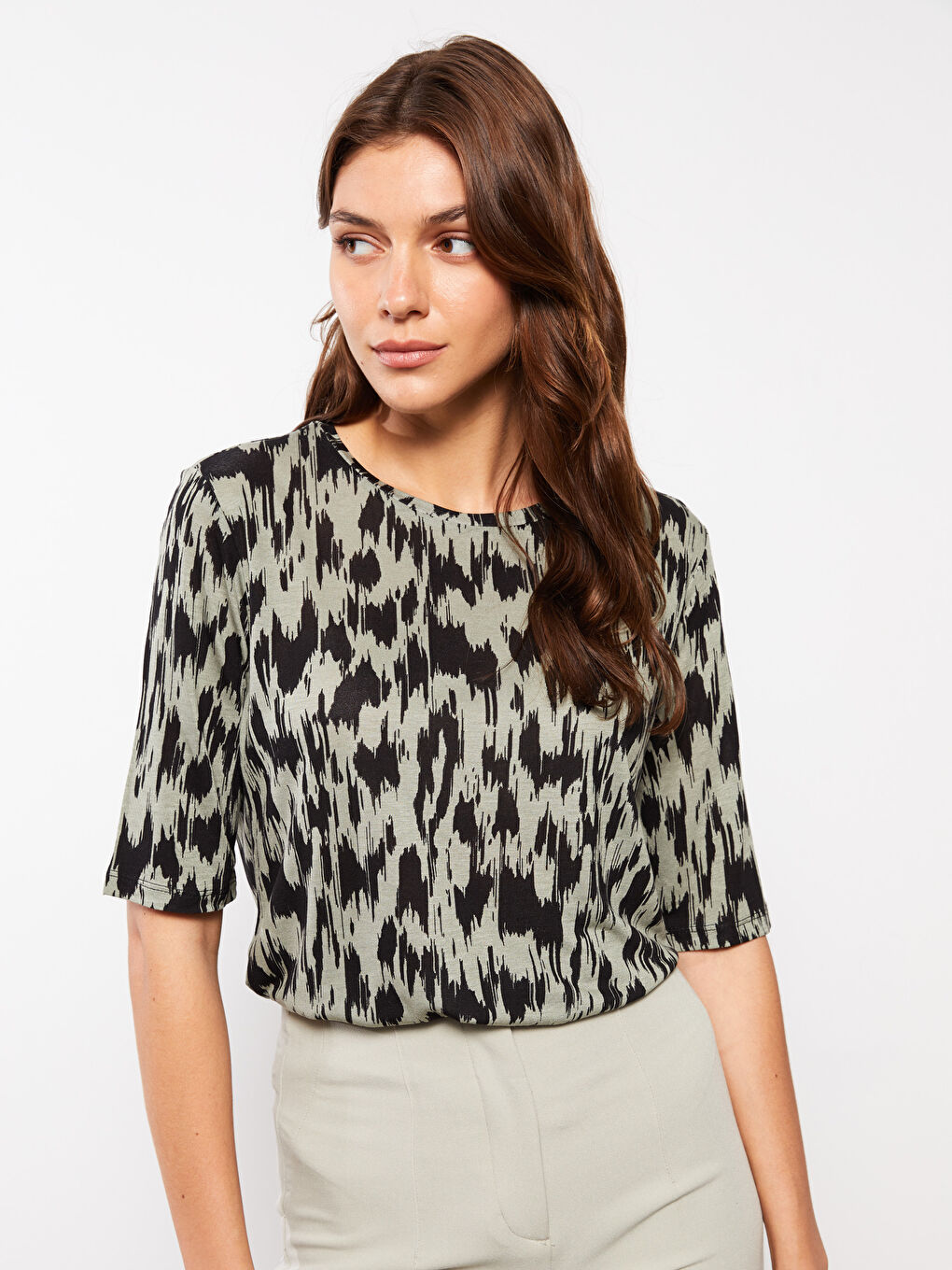 Yeşil Bisiklet Yaka Desenli Kısa Kollu Viskon Kadın Tişört-1