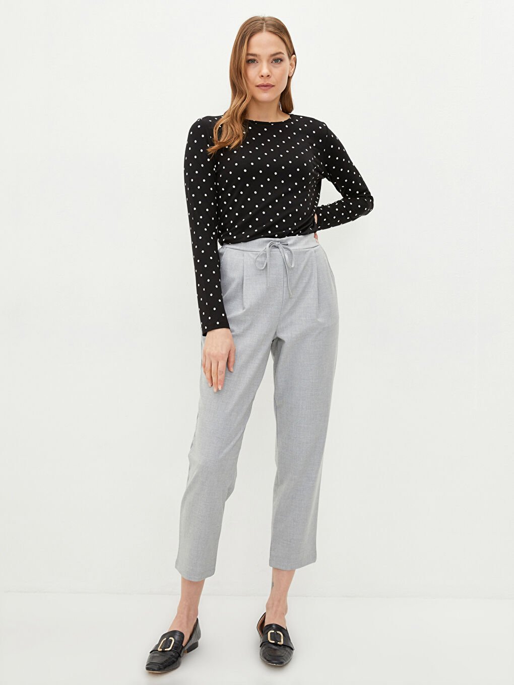 تي شيرت كم طويل بنقشة البولكا دوت بياقة دائرية للسيدات-1