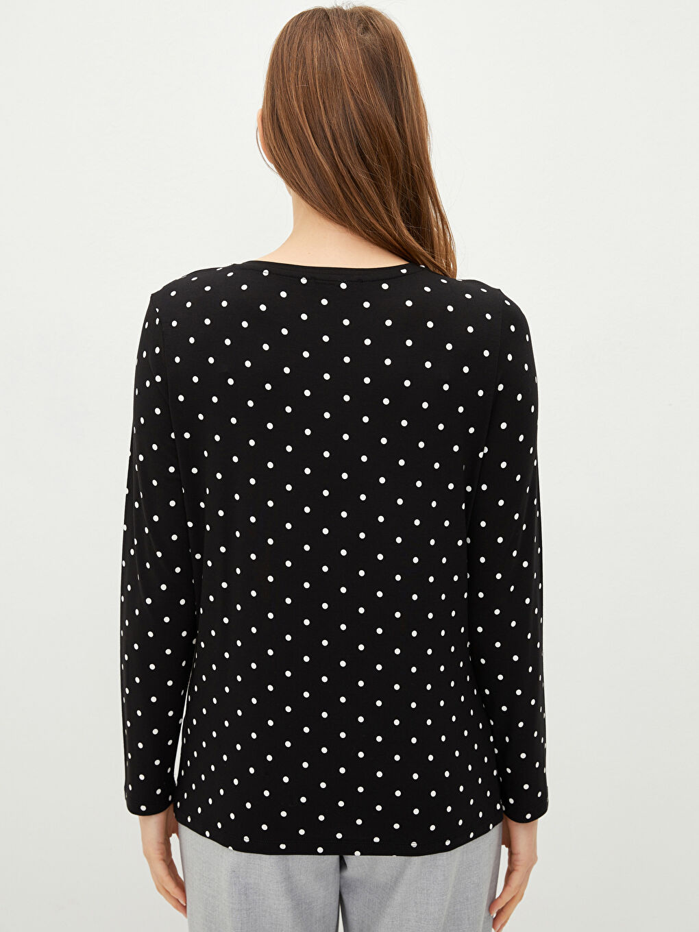 تي شيرت كم طويل بنقشة البولكا دوت بياقة دائرية للسيدات-5