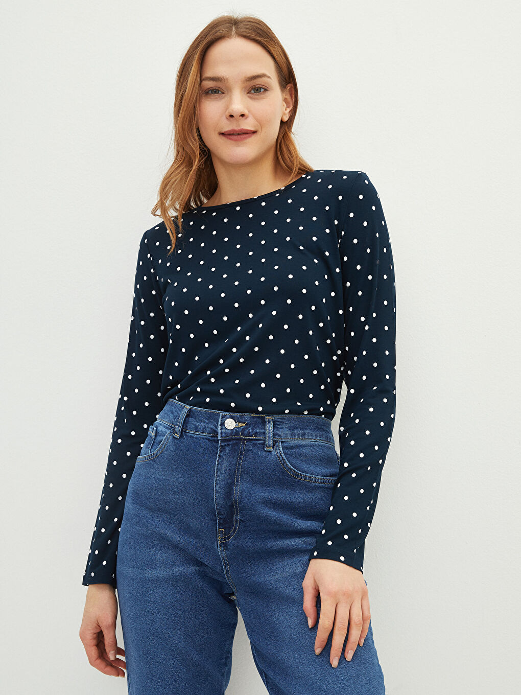 تي شيرت كم طويل بنقشة البولكا دوت بياقة دائرية للسيدات-1