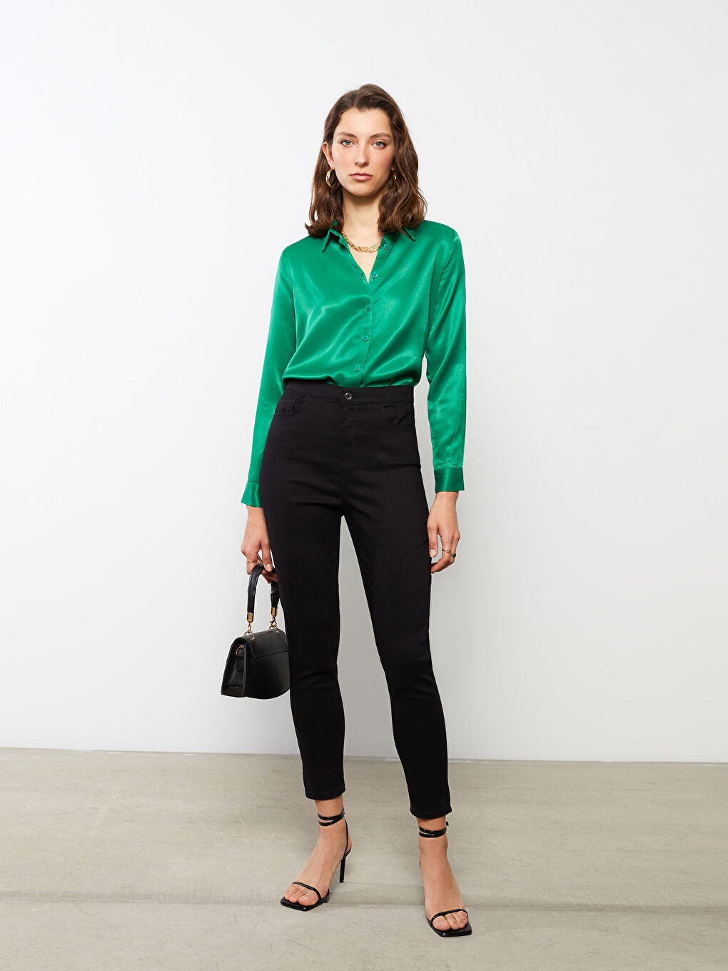 Pantalon Pour Femmes Confortable Coupe Droite Avec Poches Détaillées