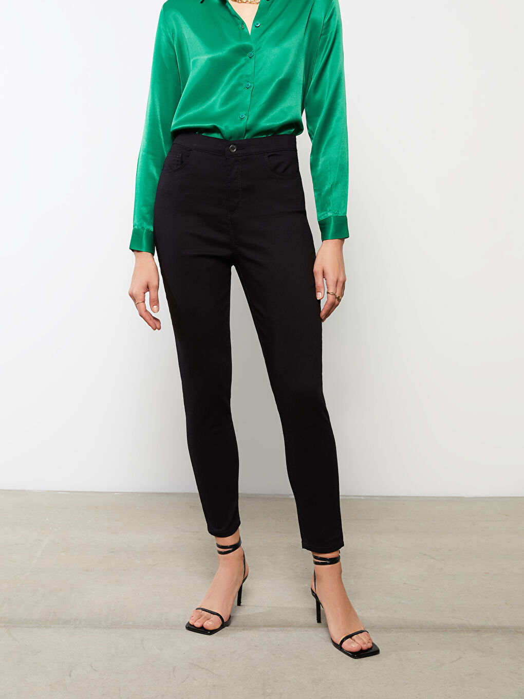 Pantalon Pour Femmes Confortable Coupe Droite Avec Poches Détaillées-3