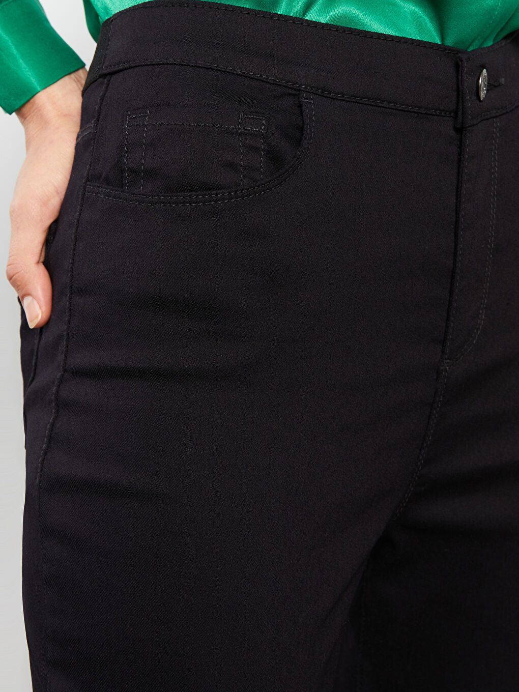 Pantalon Pour Femmes Confortable Coupe Droite Avec Poches Détaillées-4