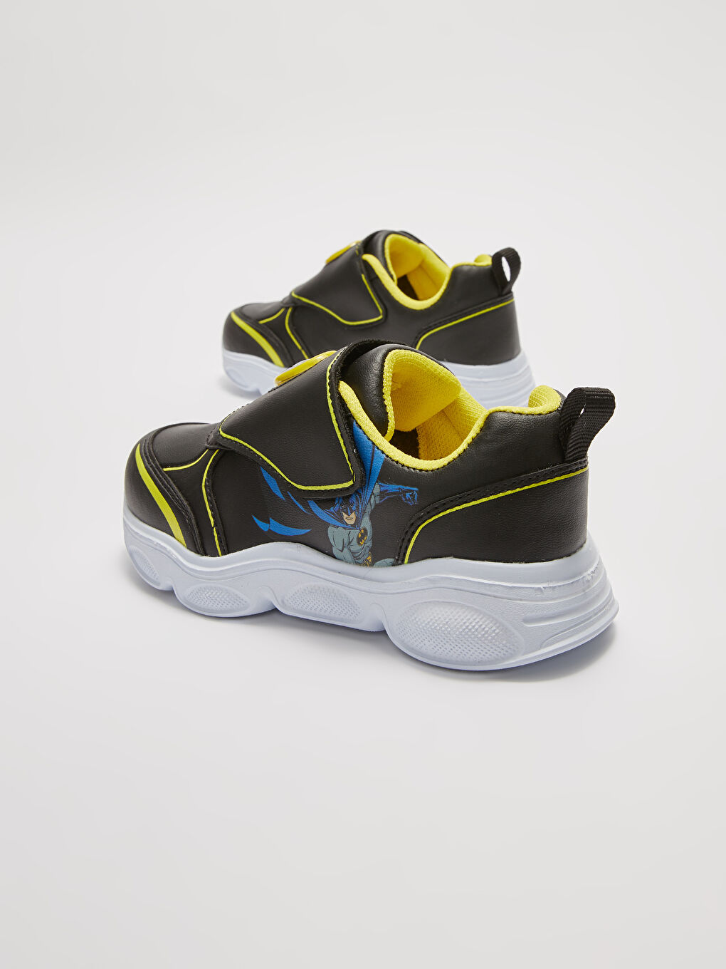 LCW STEPS Batman Licensed Light Up Velcro Boys Sports Shoes -S2BI99Z4-HUC